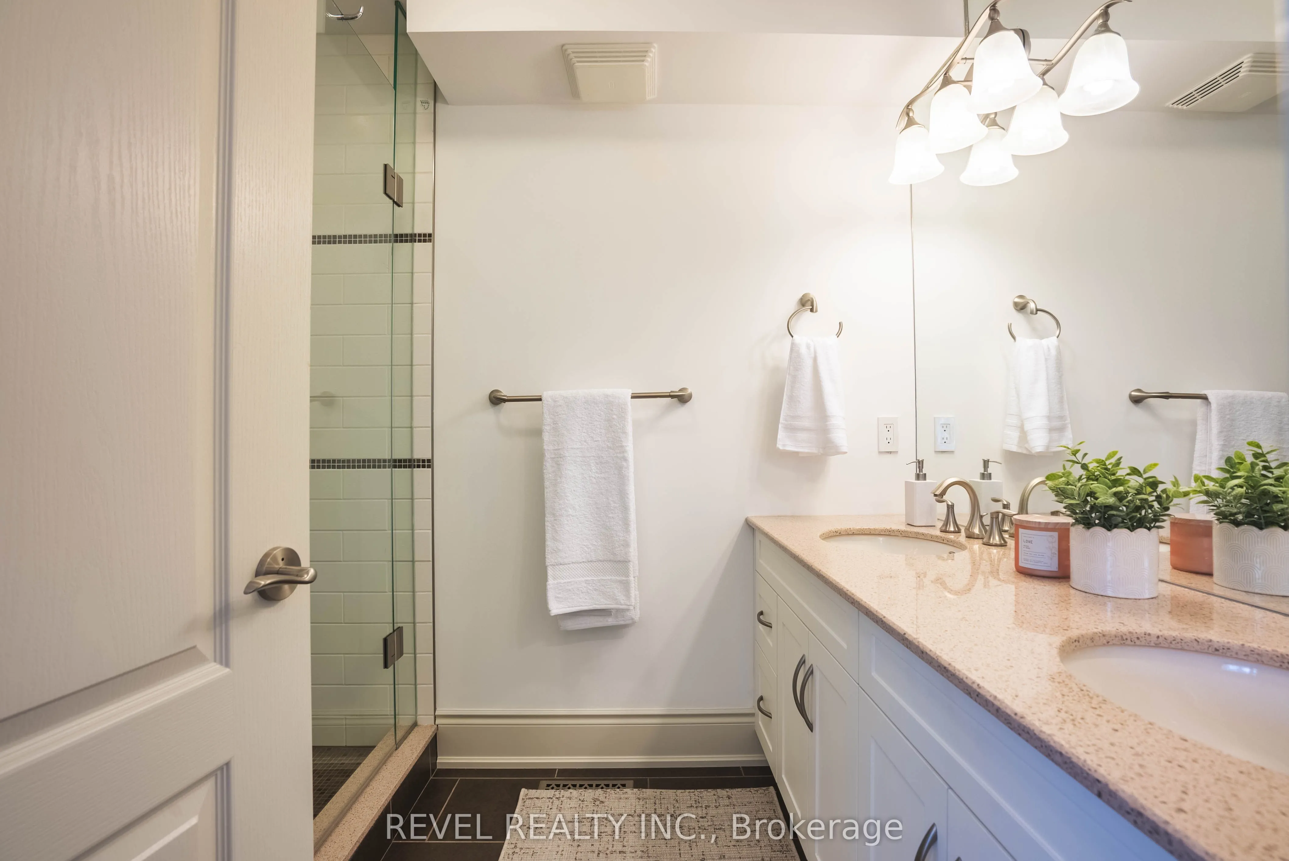 183 Lakeshore Road W