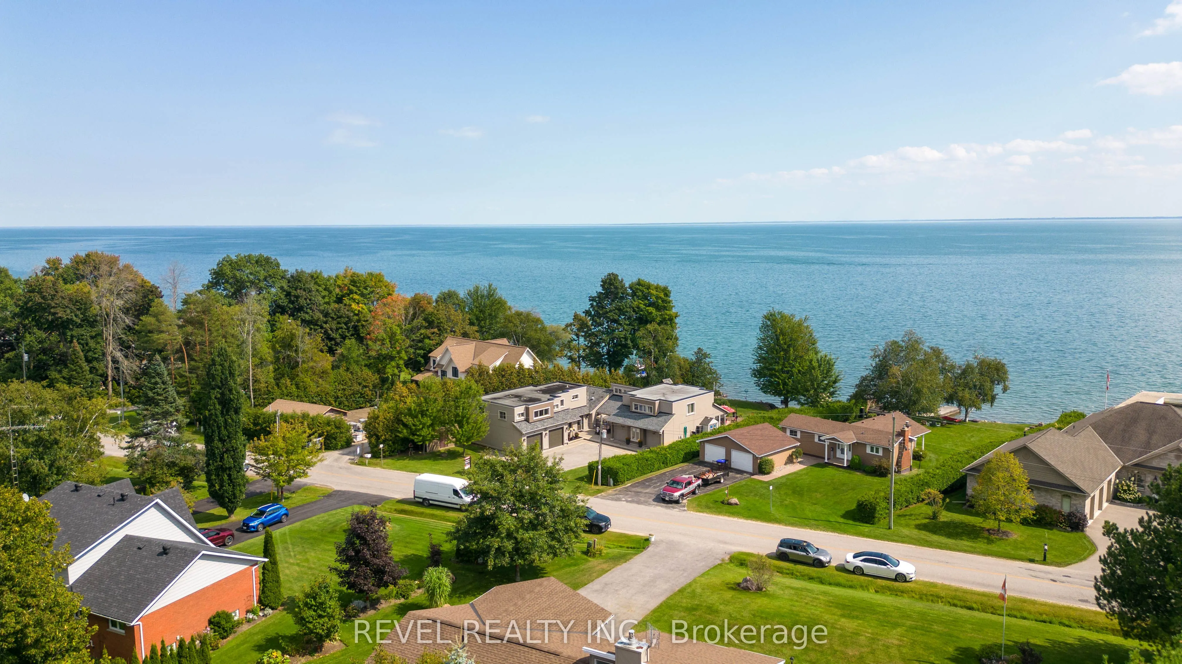 183 Lakeshore Road W
