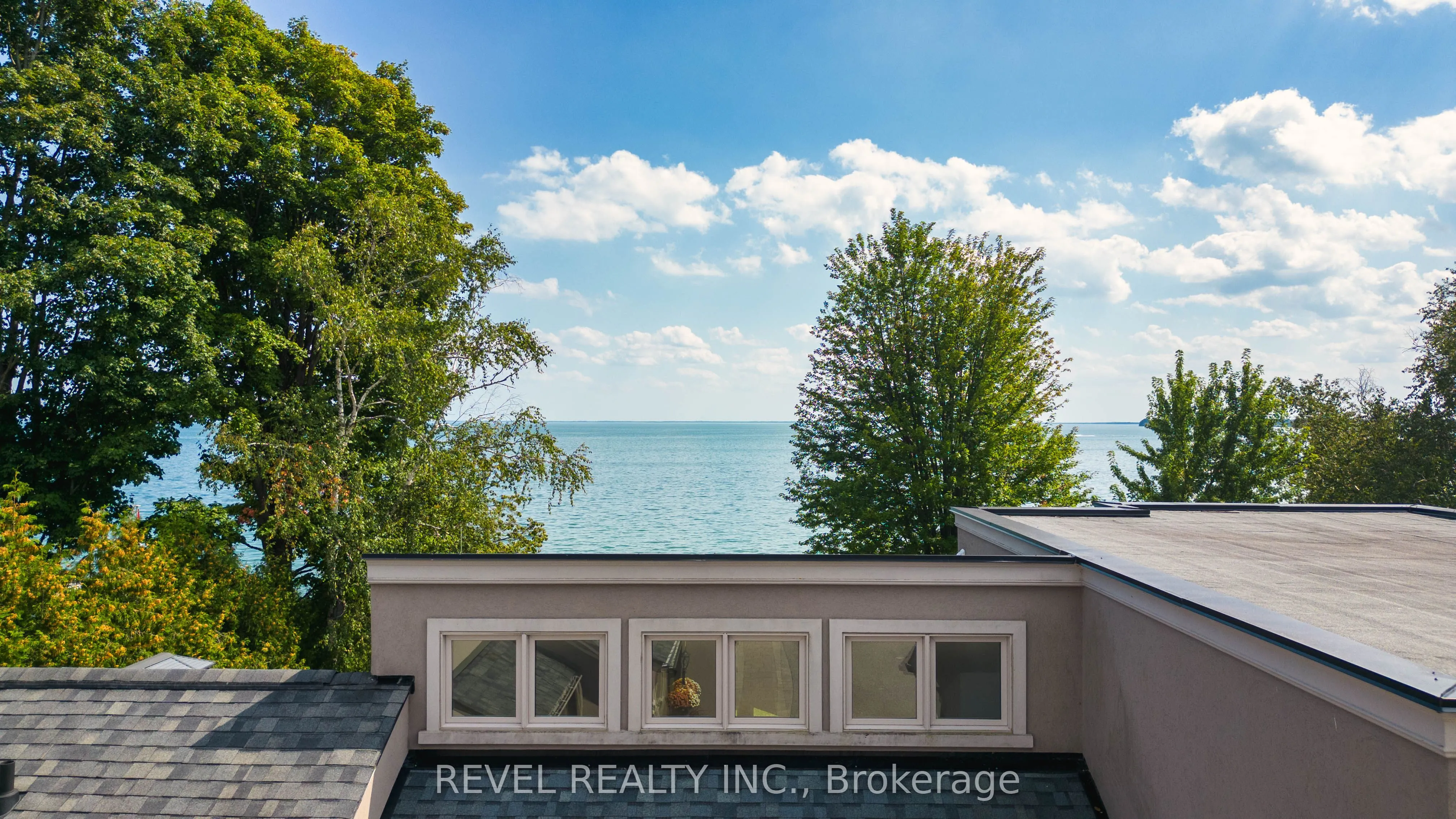 183 Lakeshore Road W