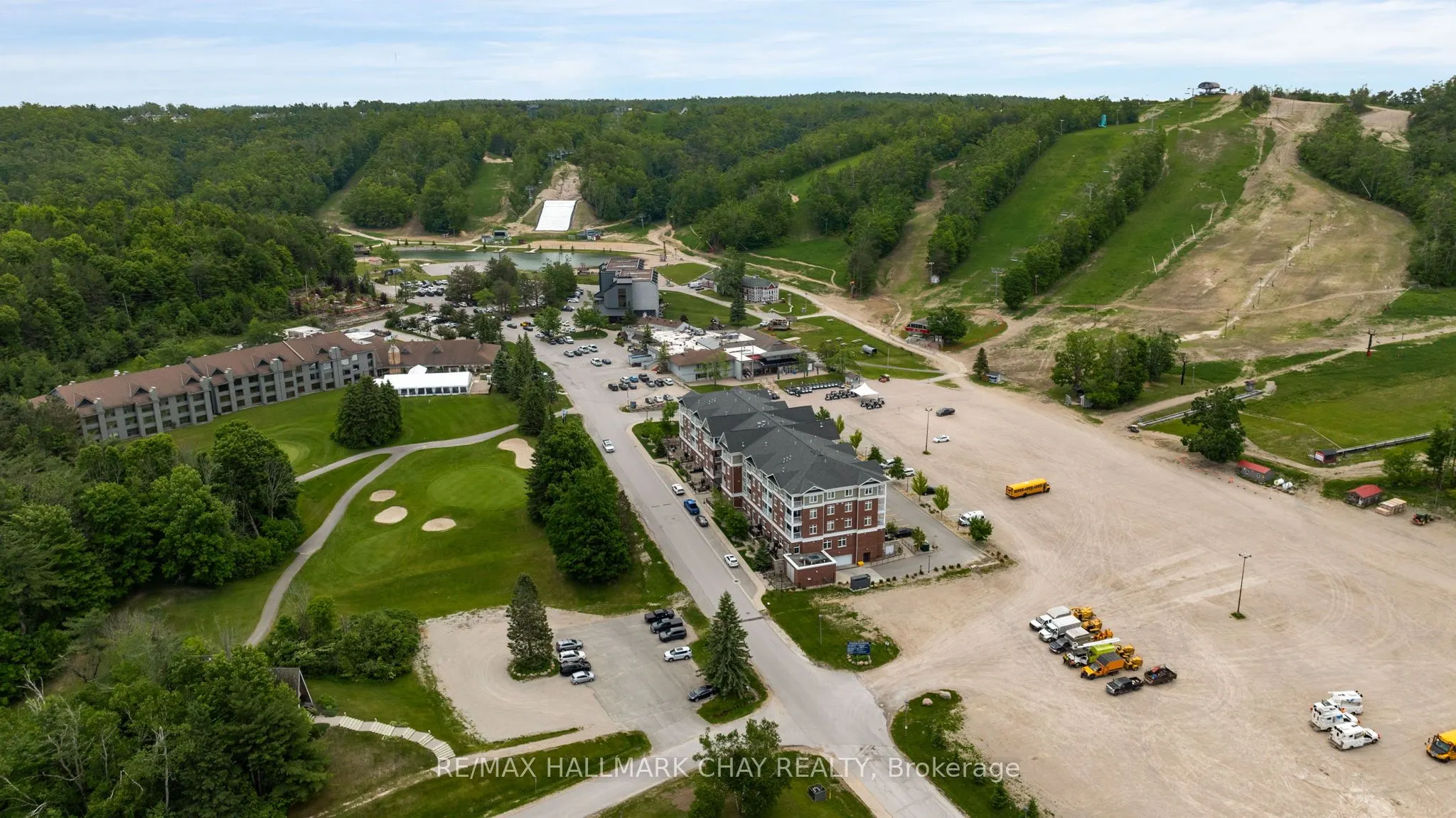 1102 Horseshoe Valley Road W, #216
