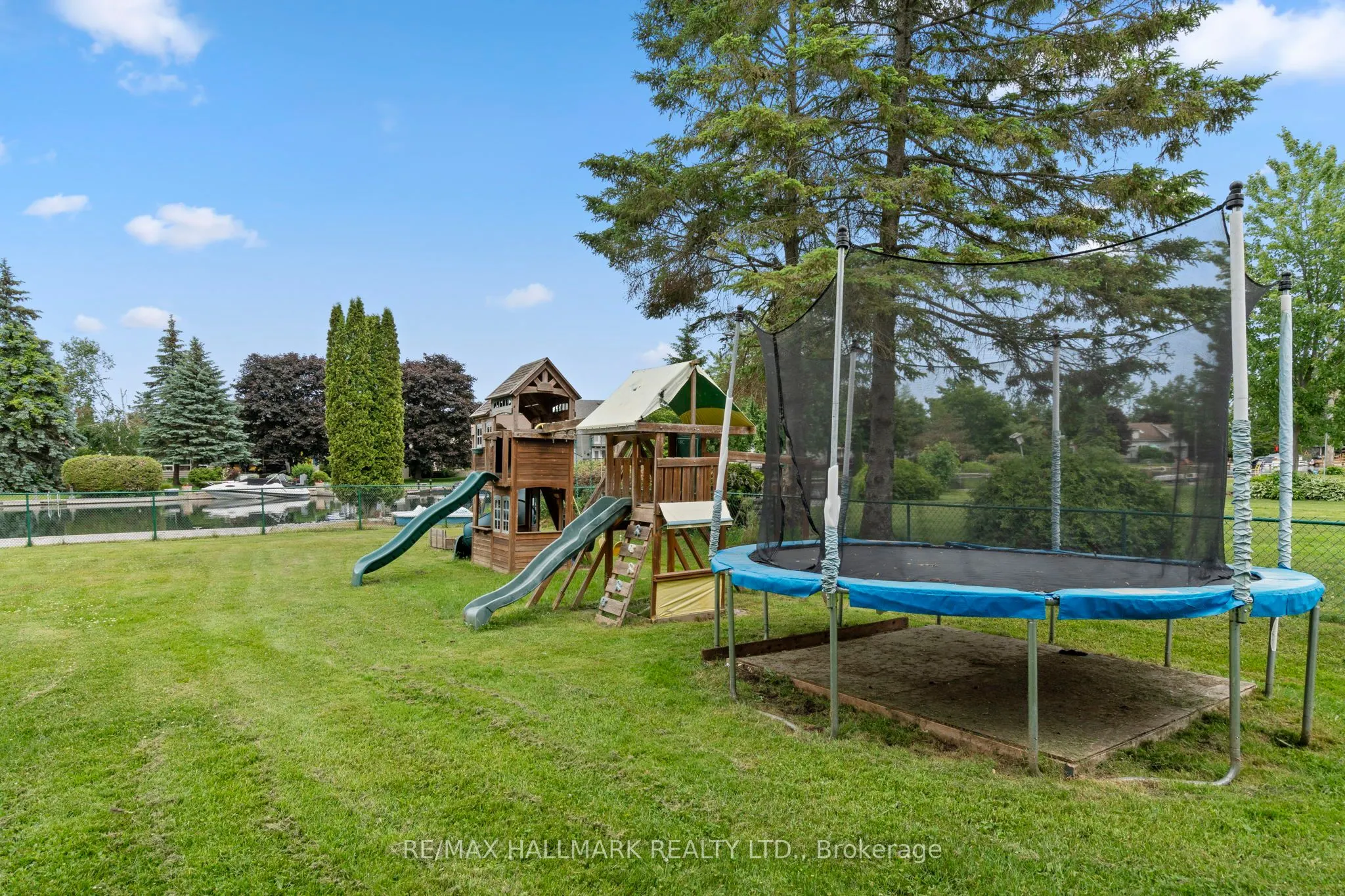 13 Pinetree Court