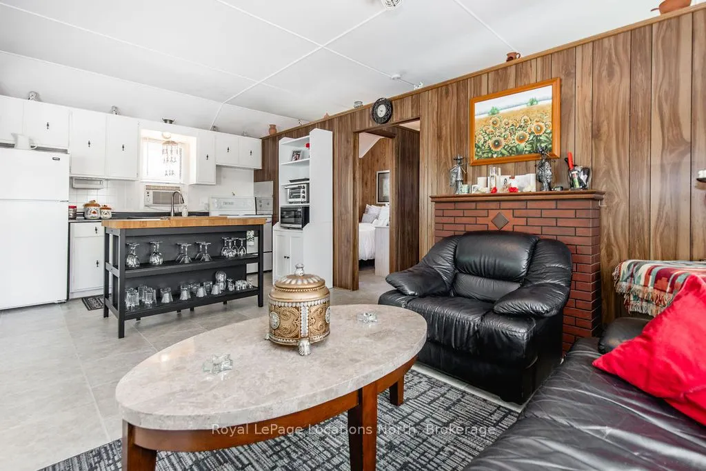1981 TINY BEACHES Road S