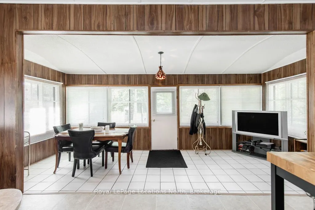 1981 TINY BEACHES Road S