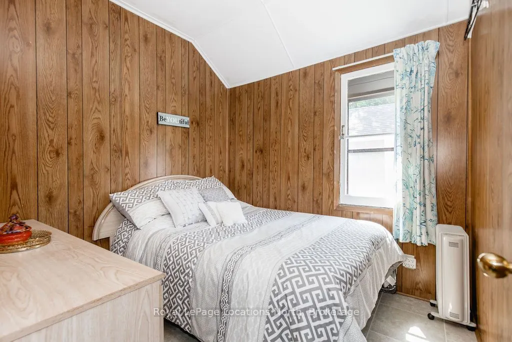 1981 TINY BEACHES Road S