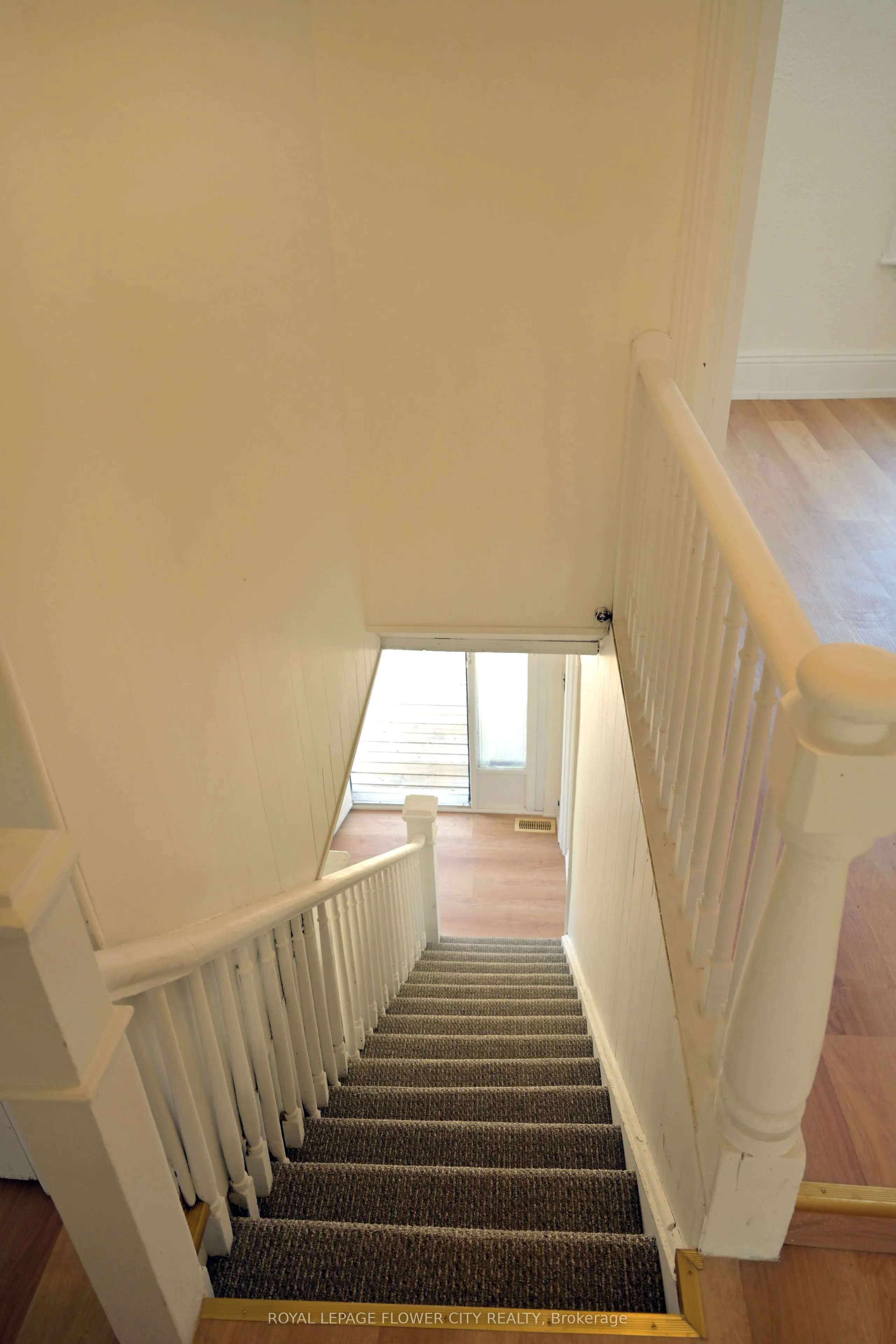 112 Laclie Street