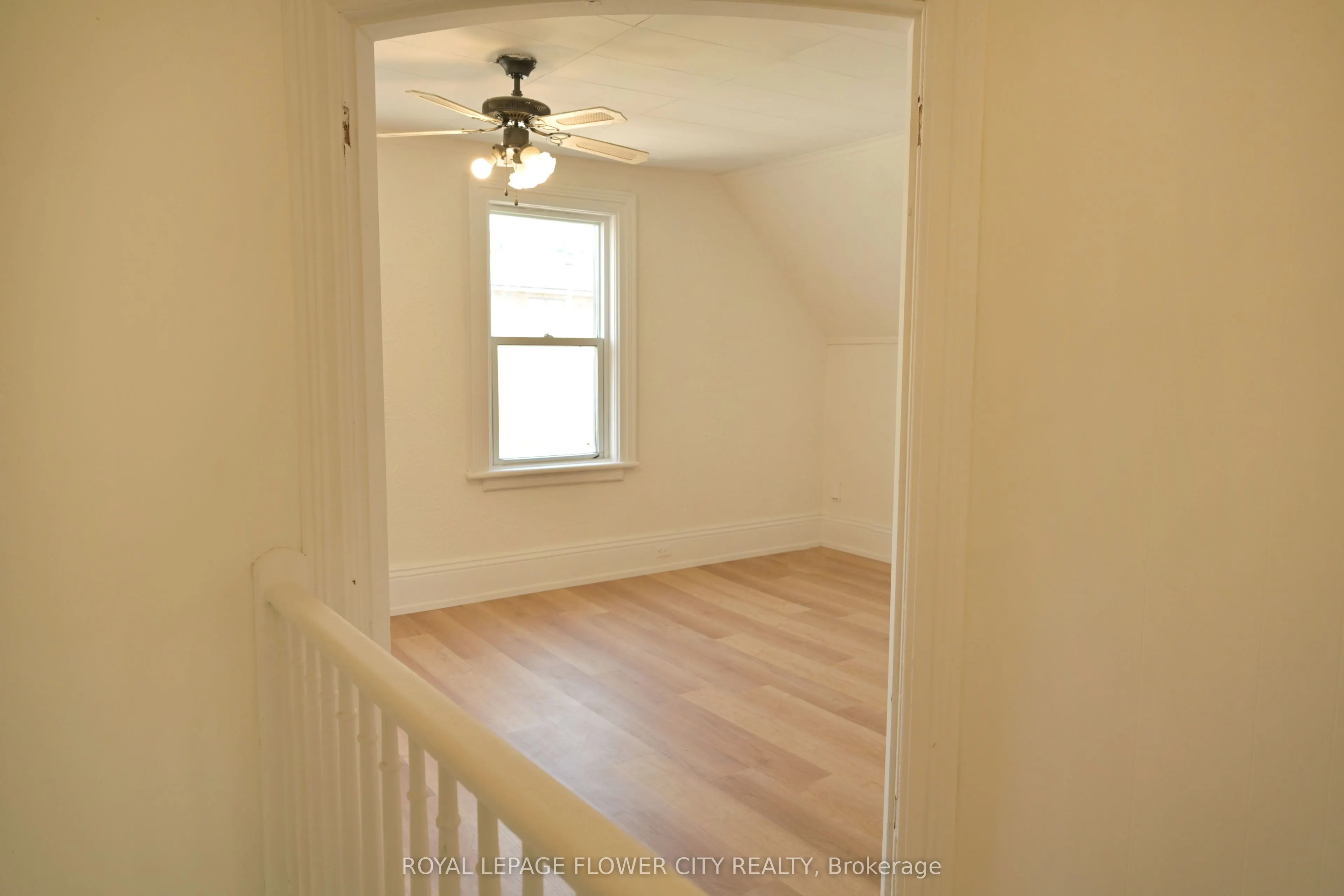112 Laclie Street