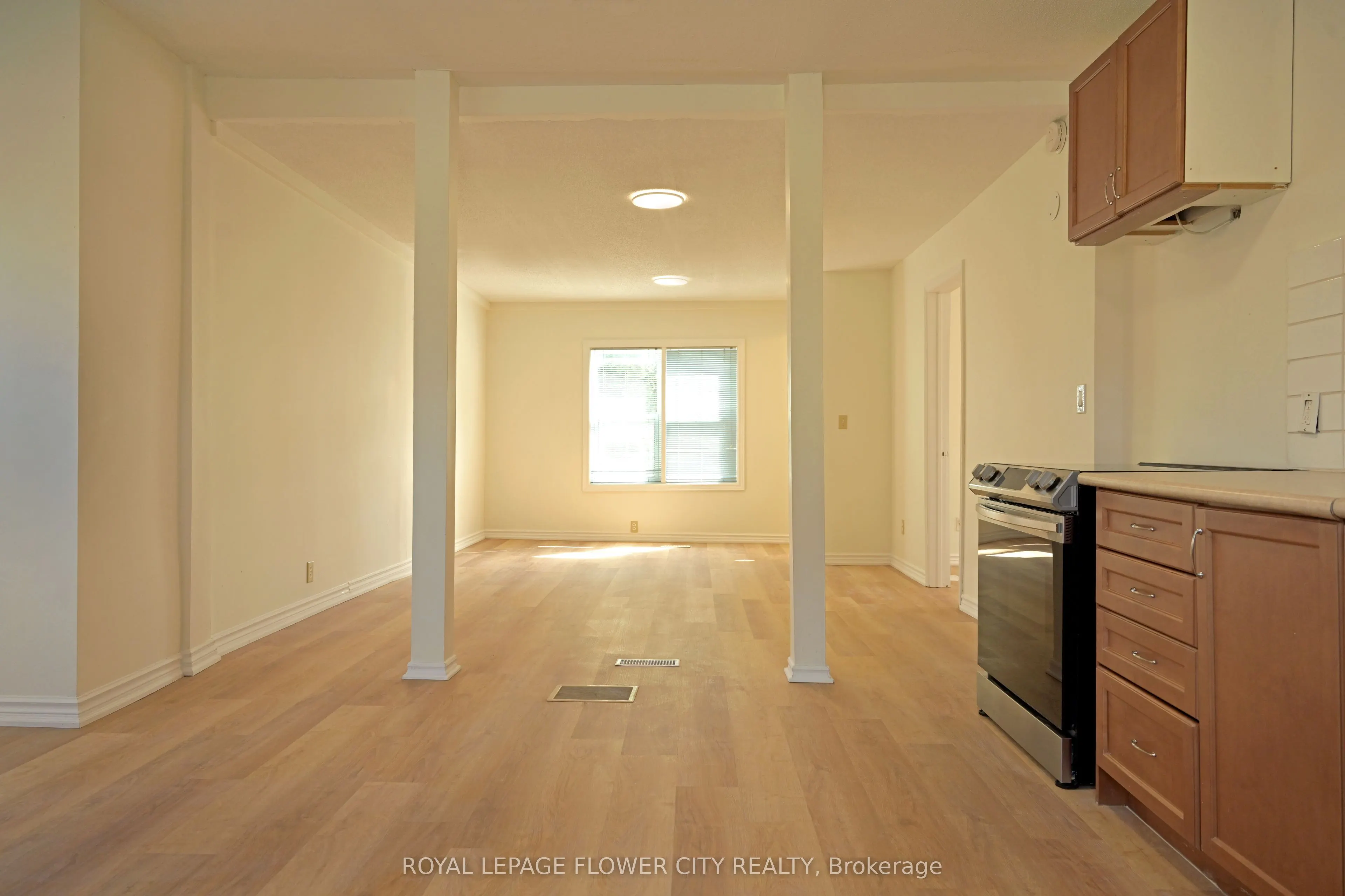 112 Laclie Street