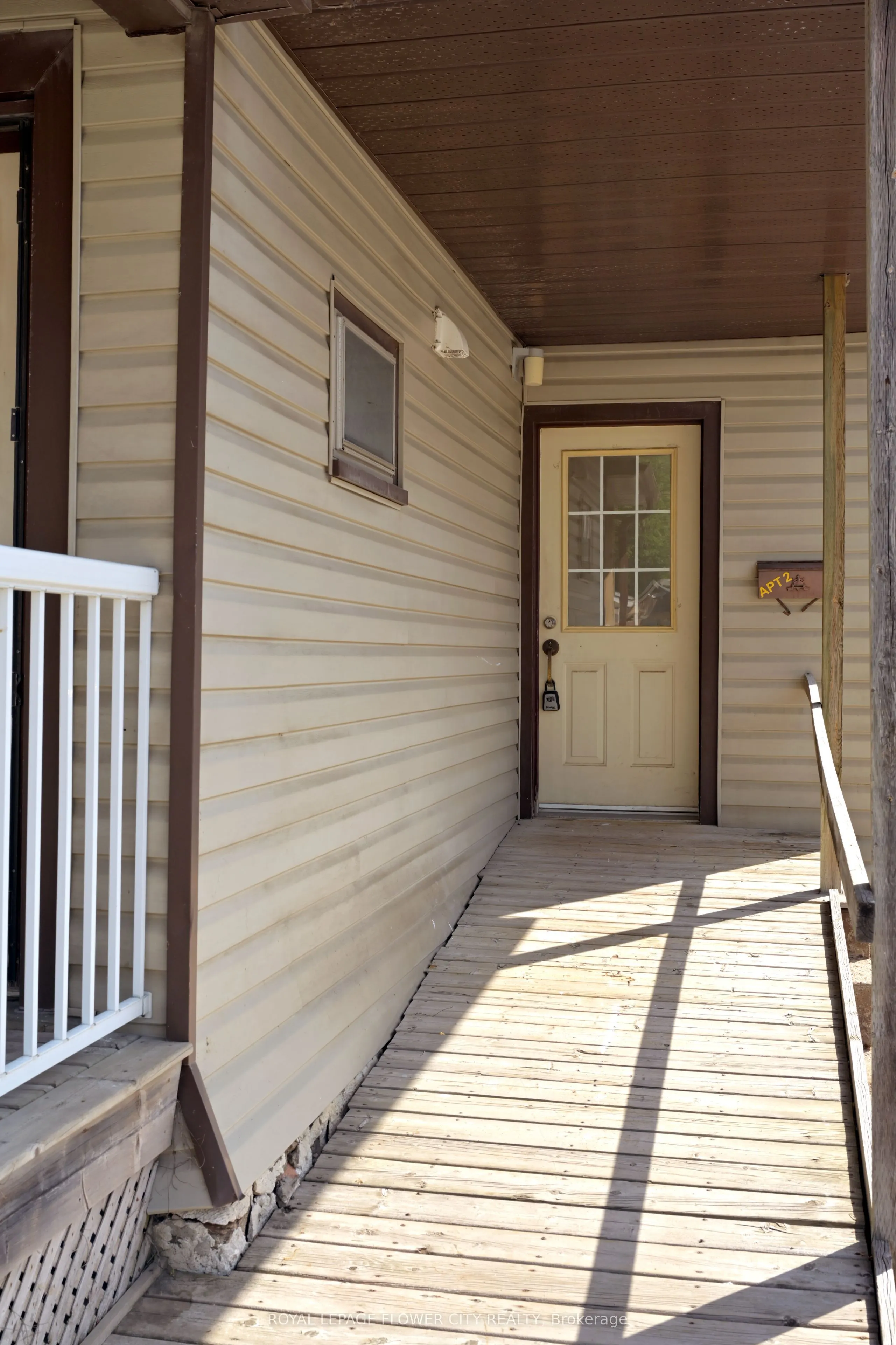 112 Laclie Street