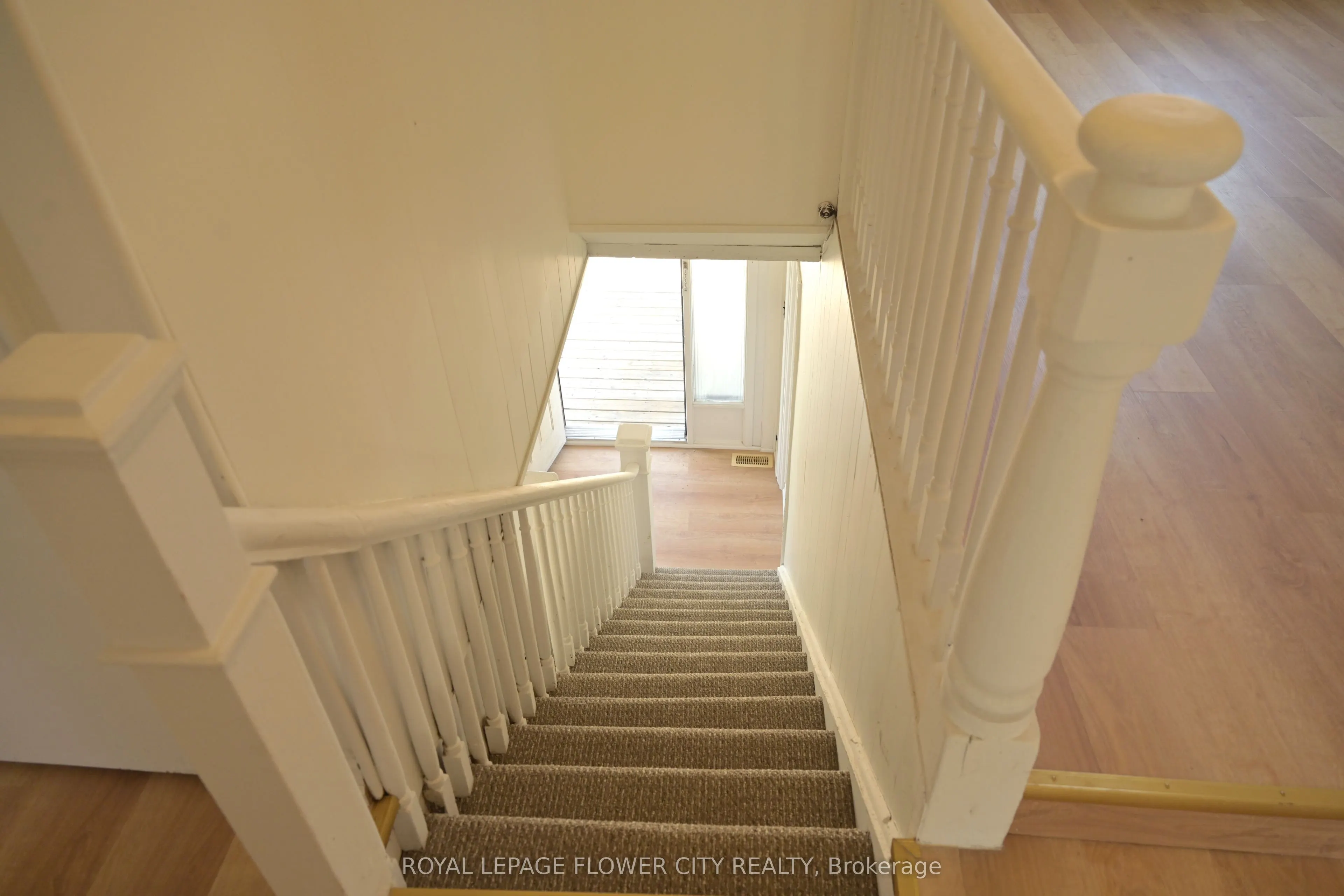 112 Laclie Street