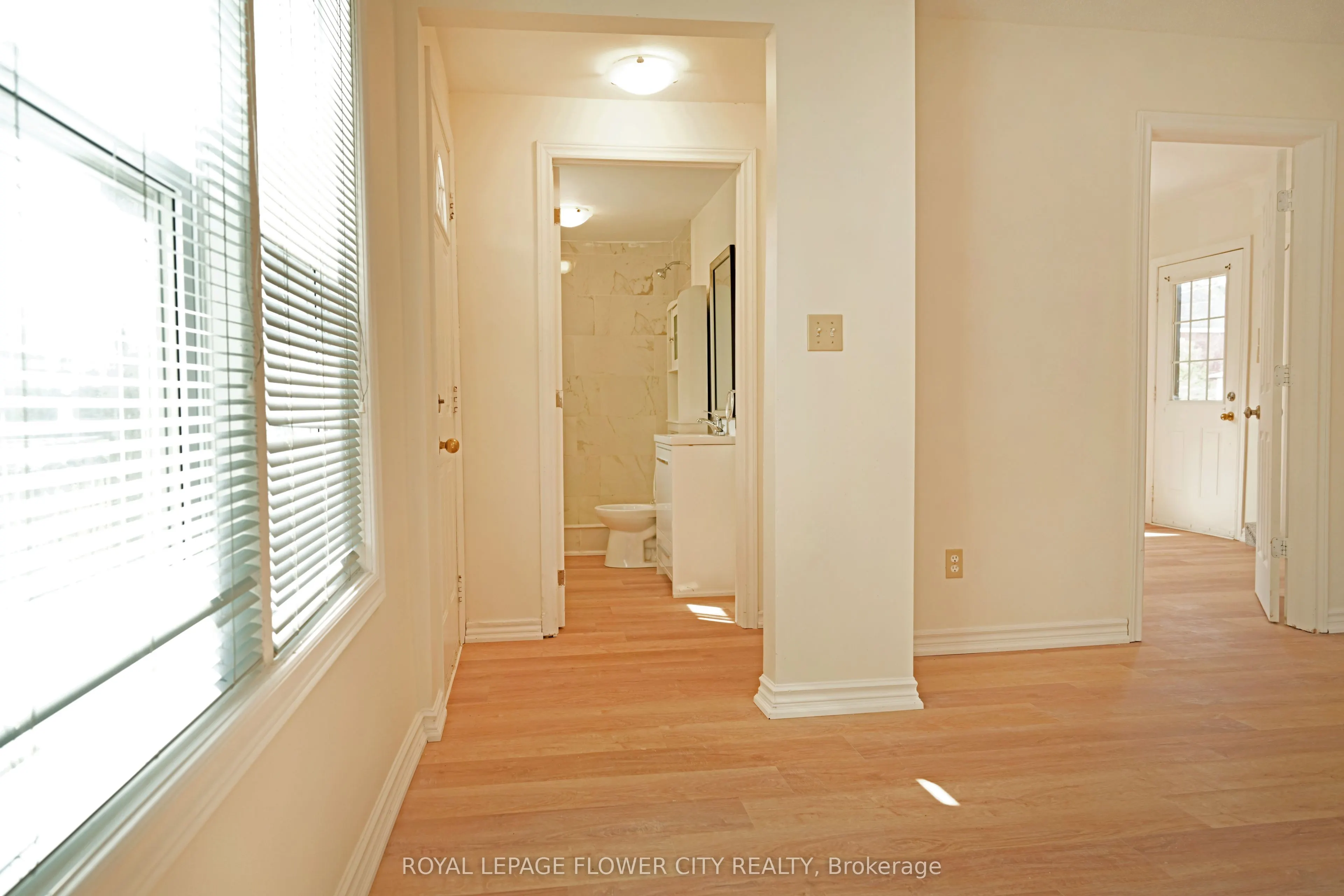 112 Laclie Street