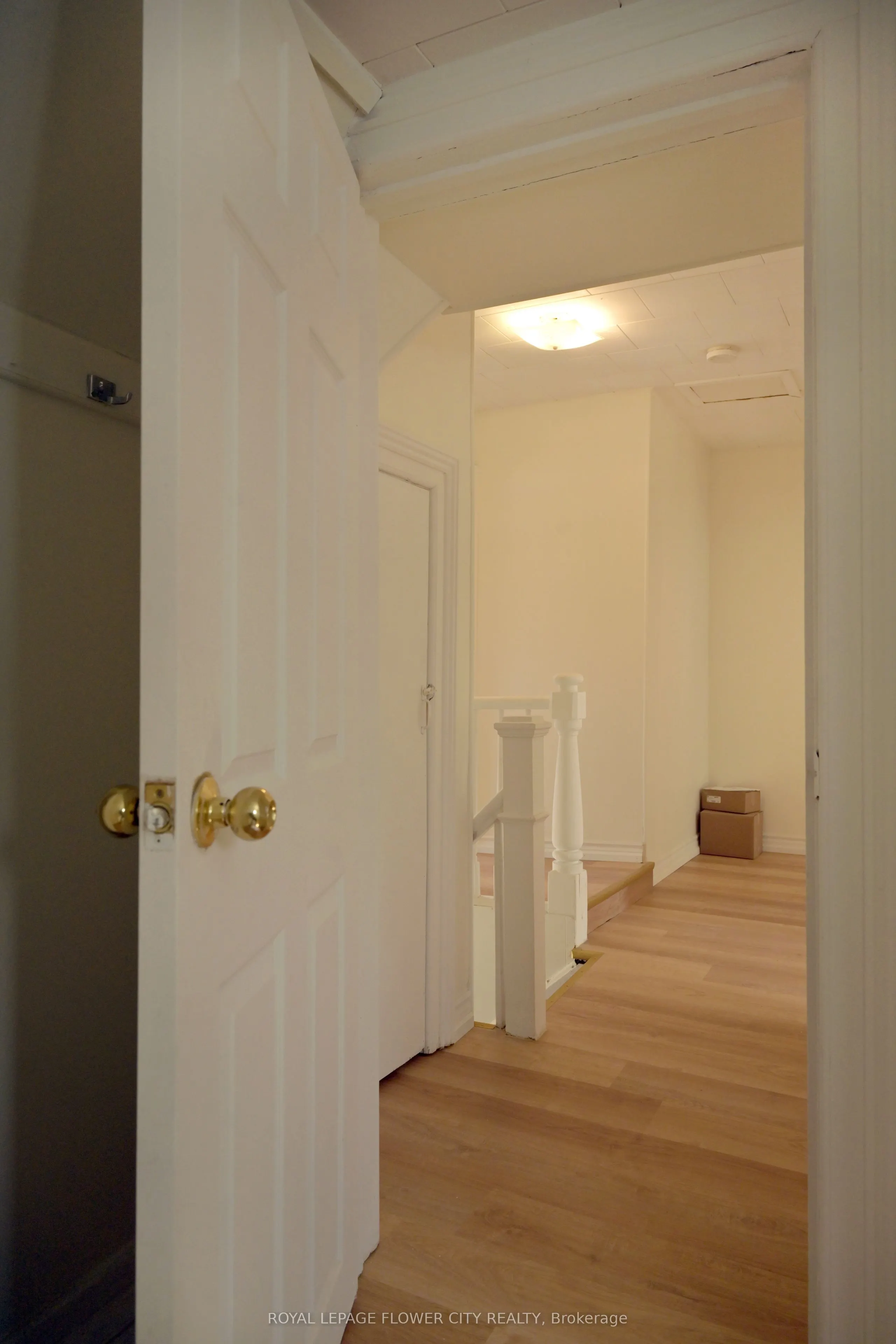 112 Laclie Street