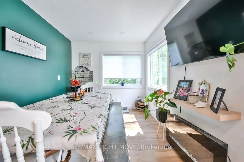 6896 Pentland Lane