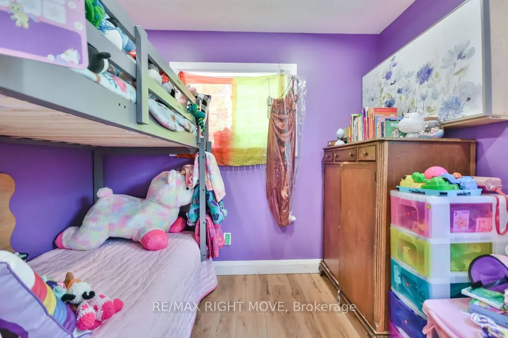 6896 Pentland Lane