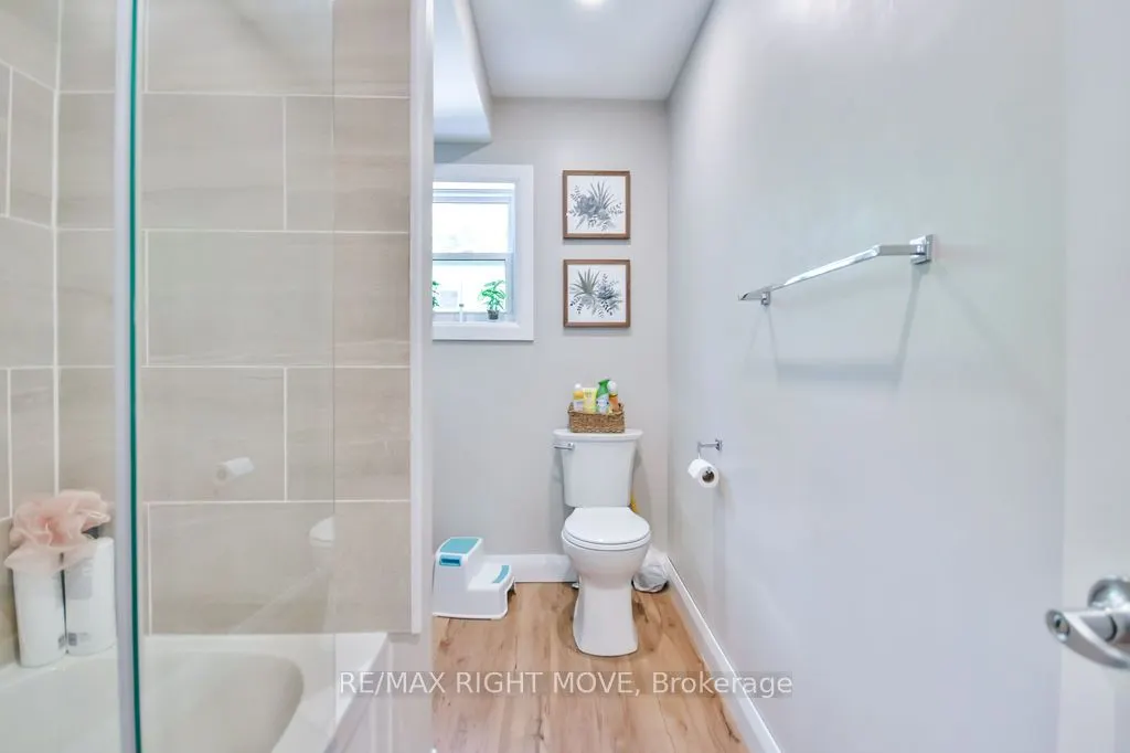 6896 Pentland Lane