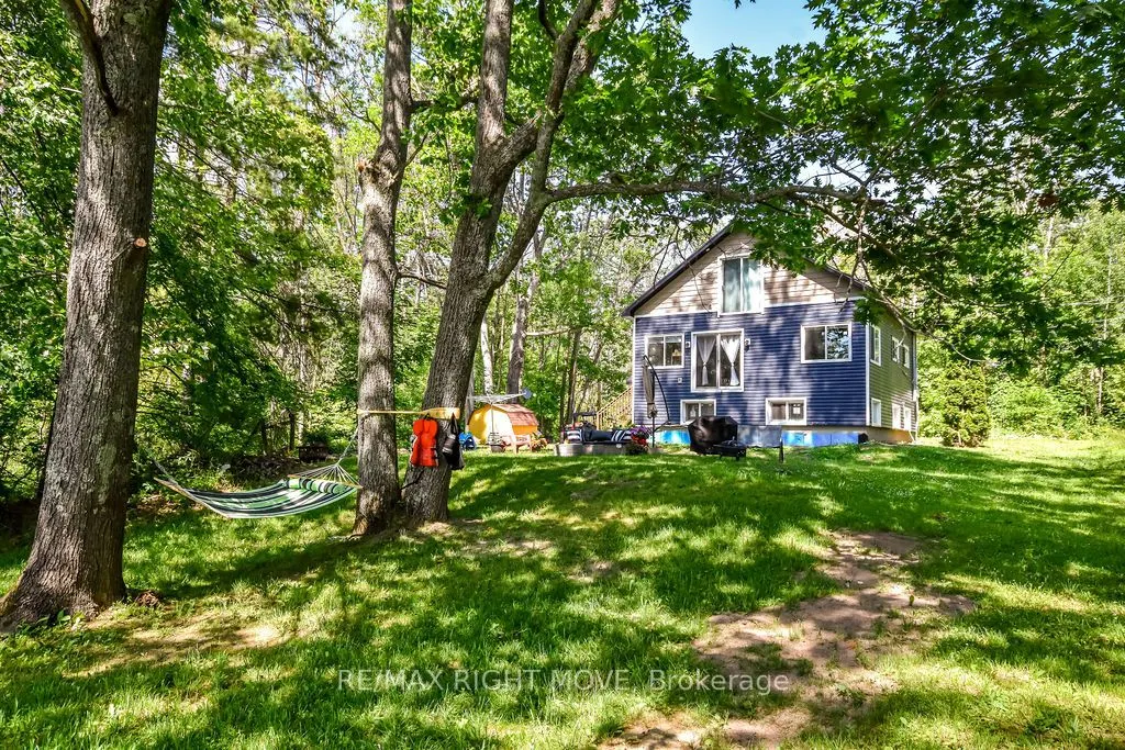 6896 Pentland Lane