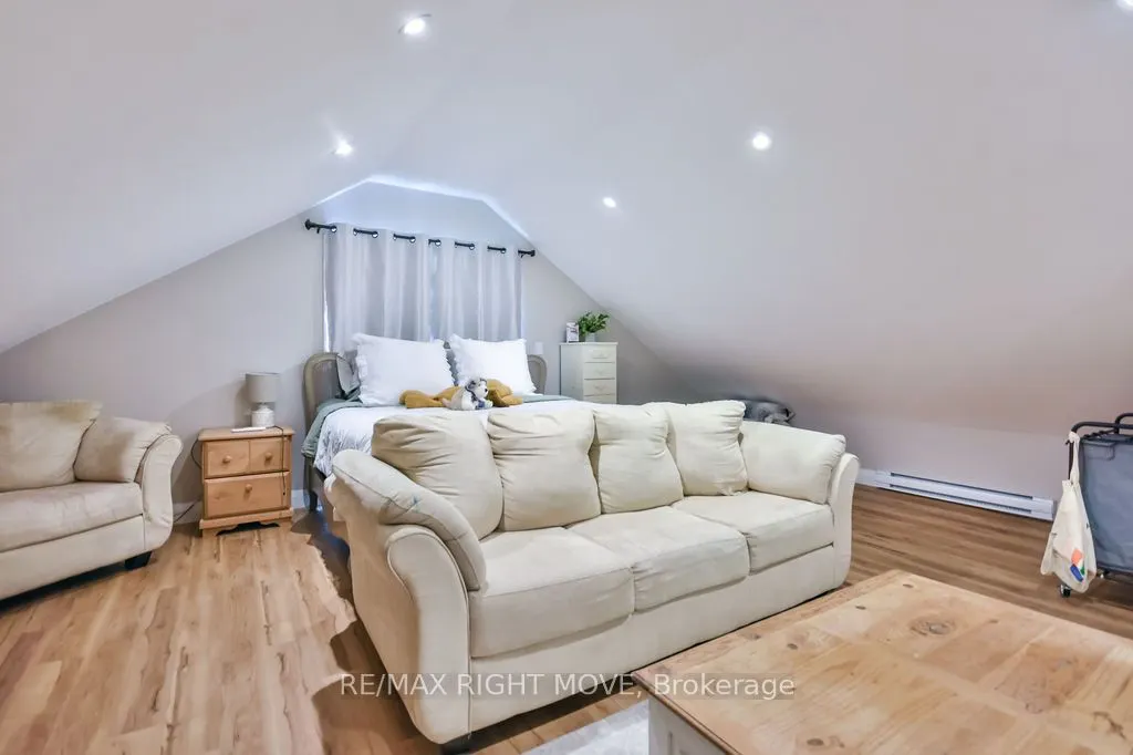 6896 Pentland Lane