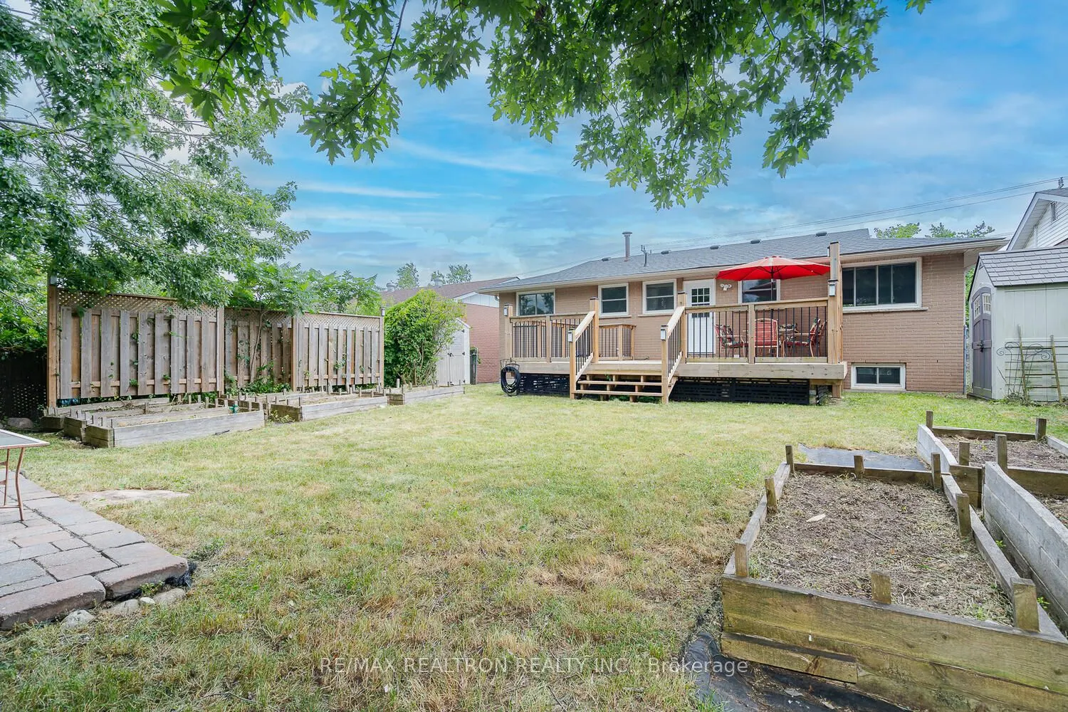 142 Cundles Road E
