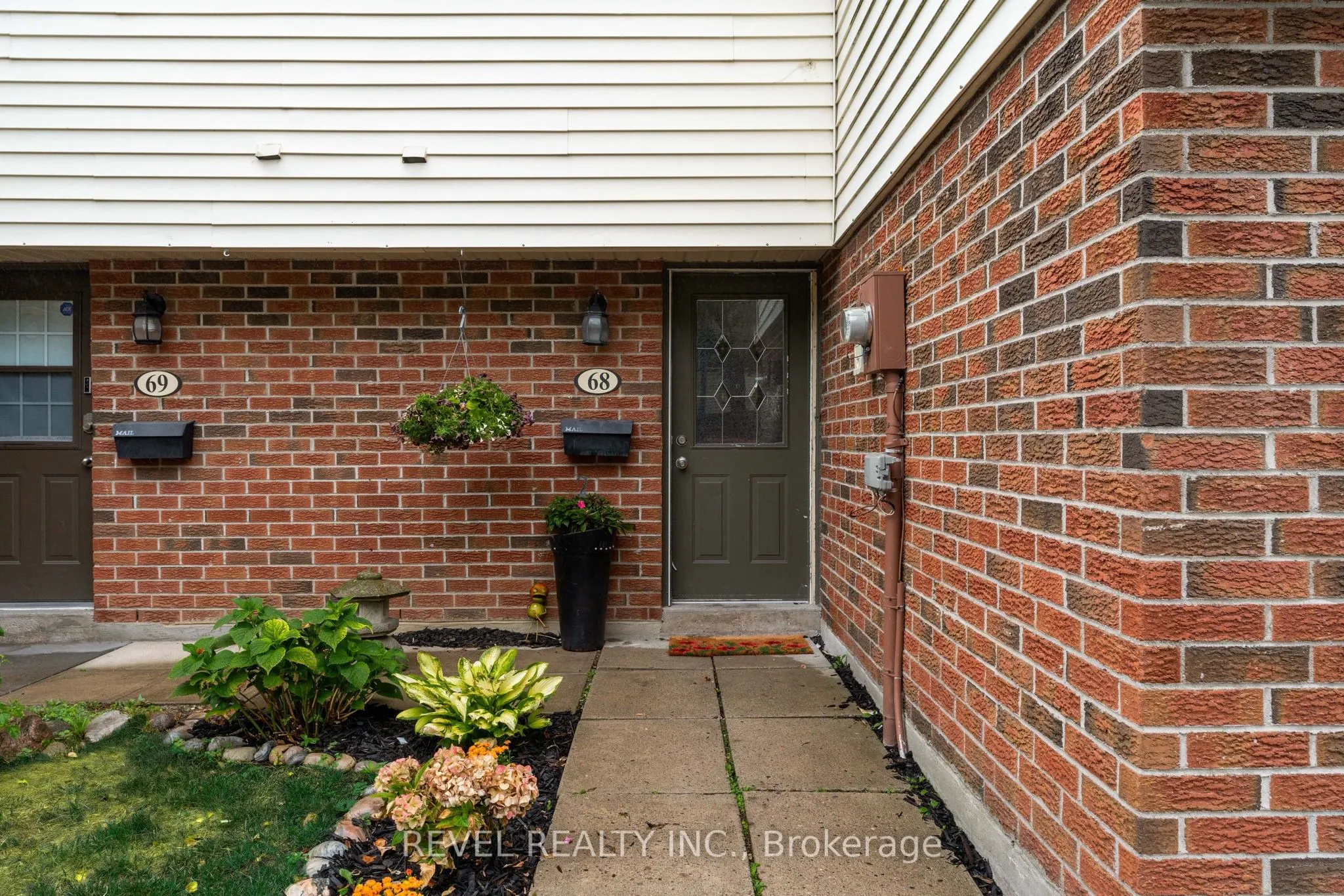 28 Donald Street, #68