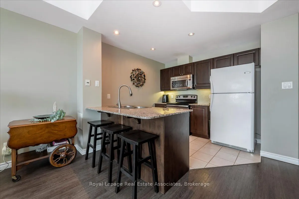 37 Ellen Street, #811