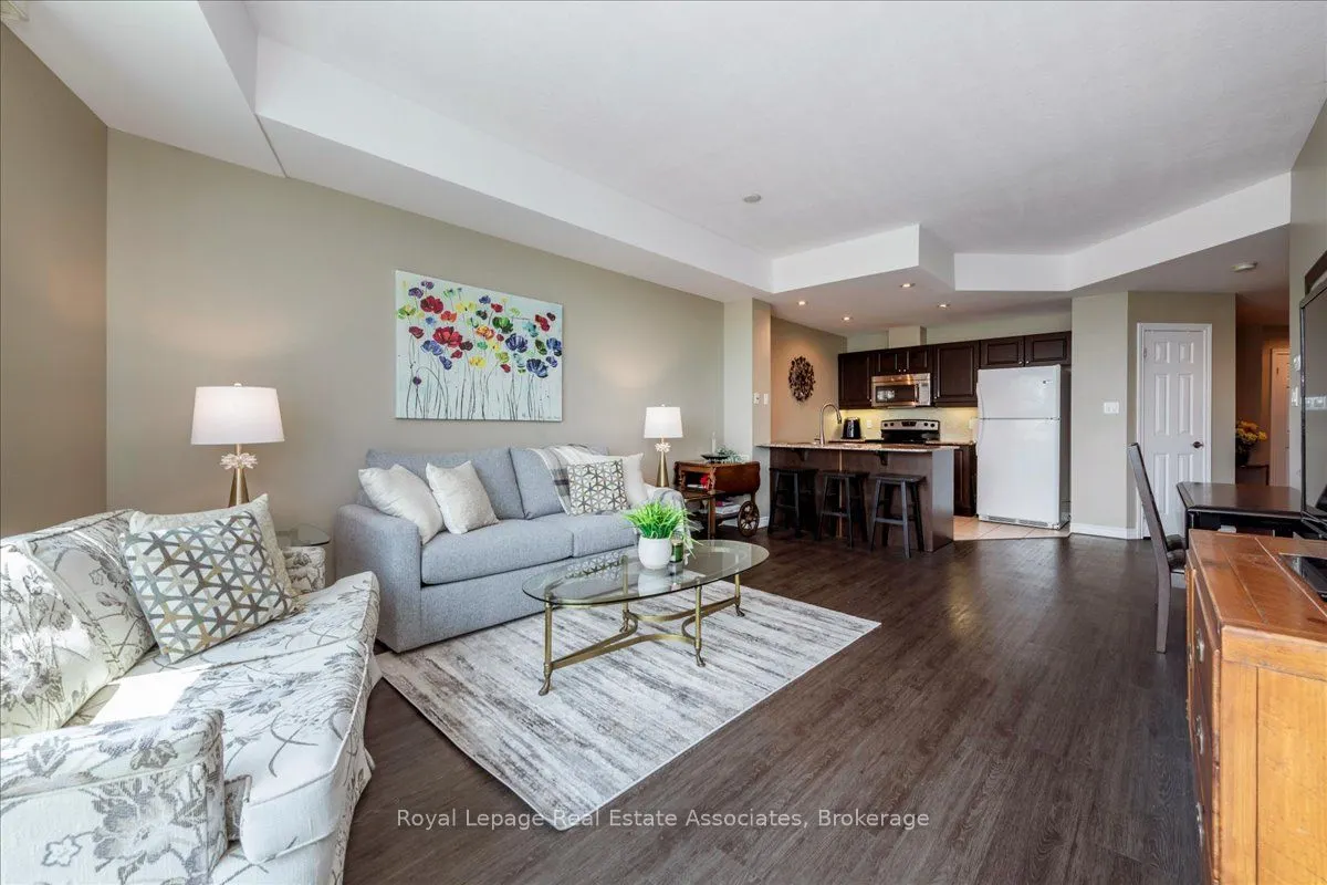 37 Ellen Street, #811