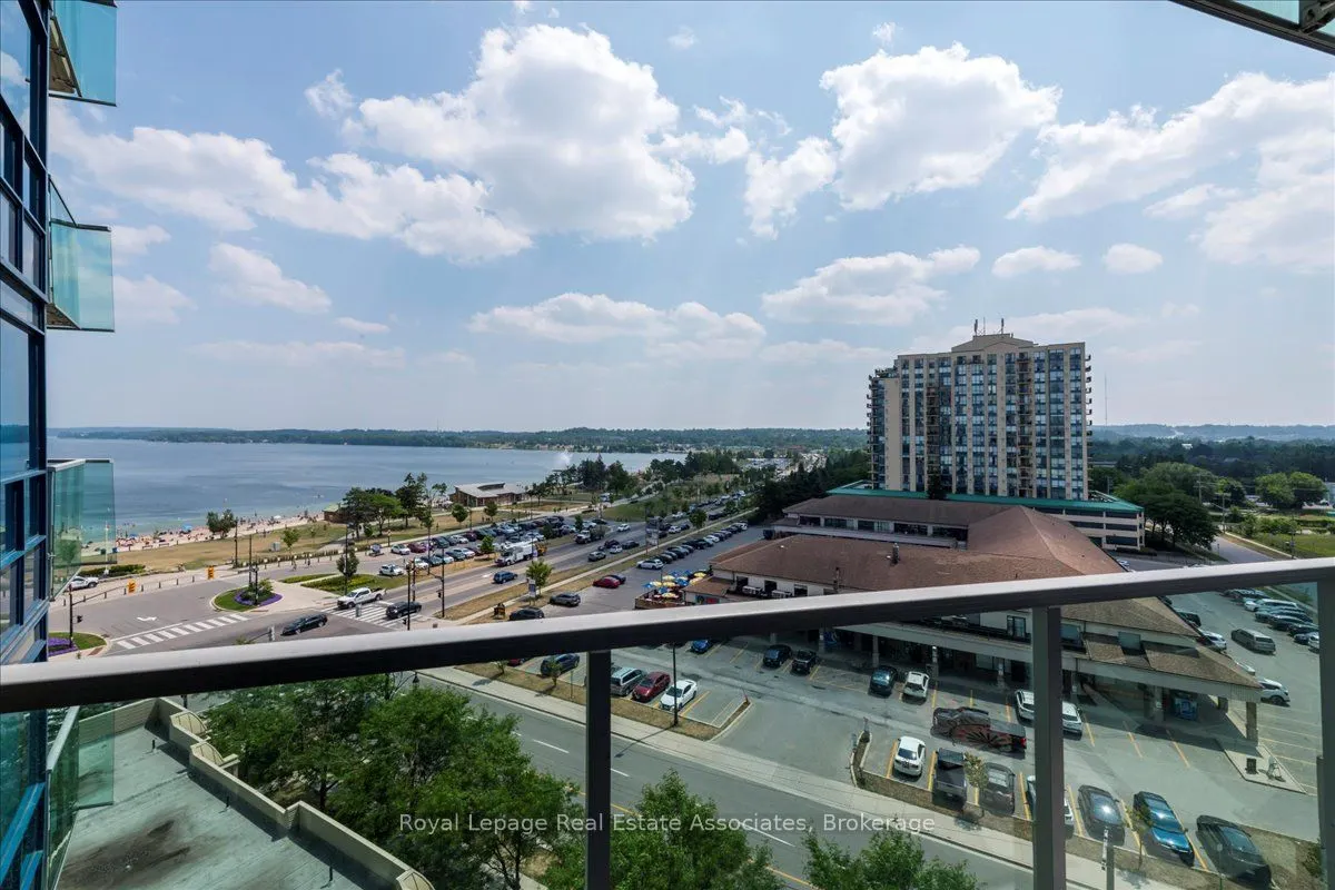 37 Ellen Street, #811