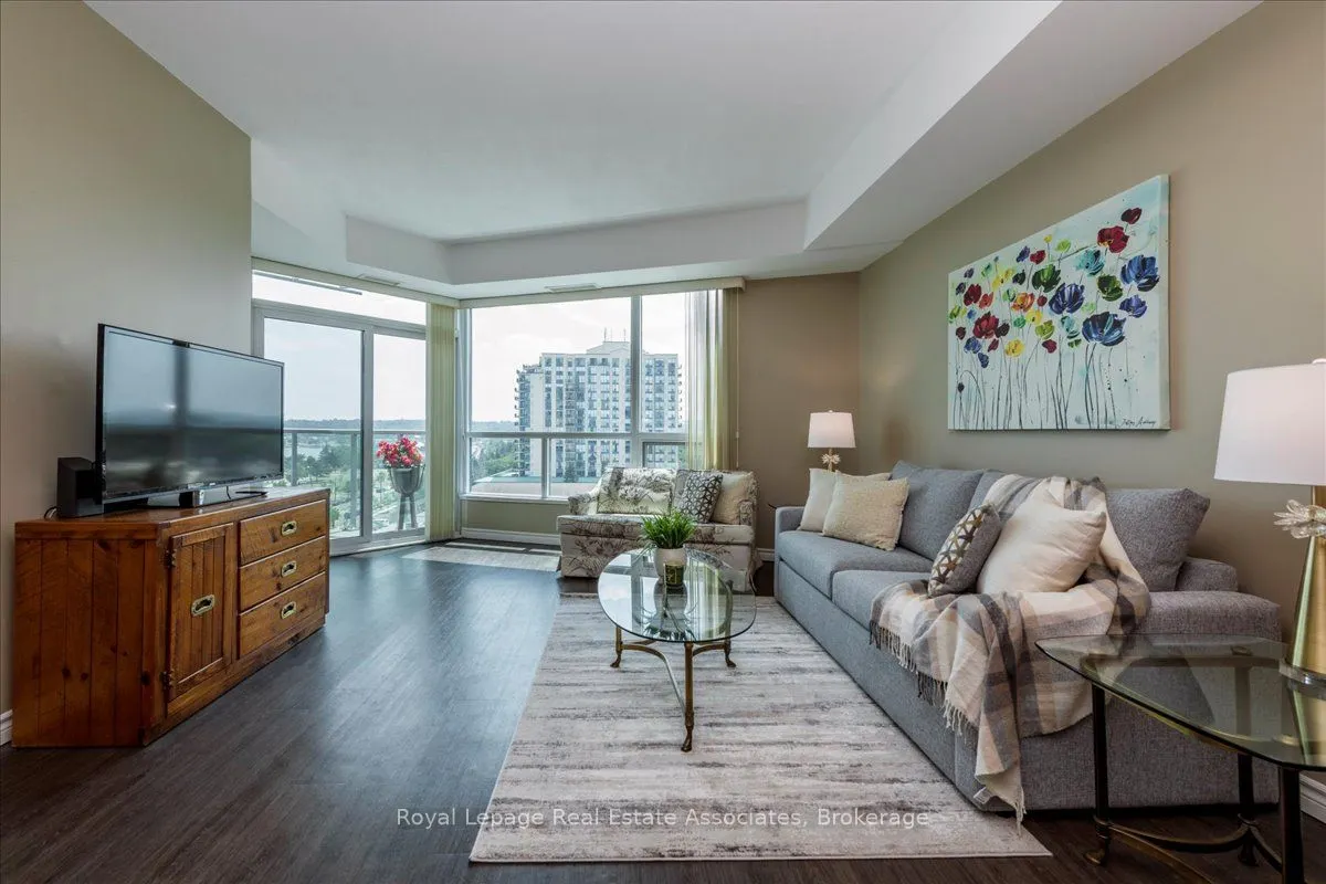 37 Ellen Street, #811