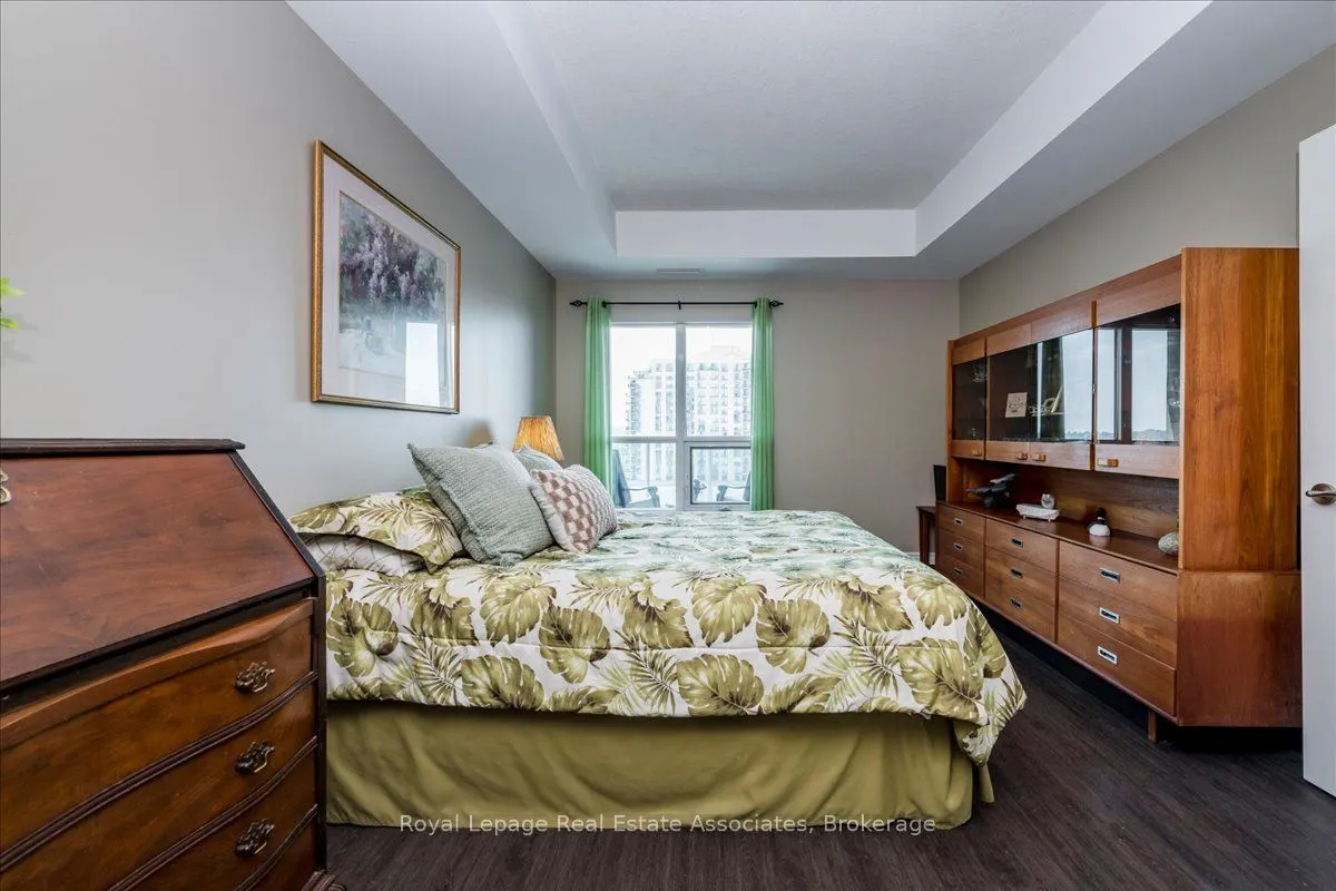 37 Ellen Street, #811