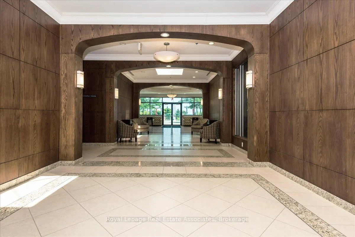 37 Ellen Street, #811