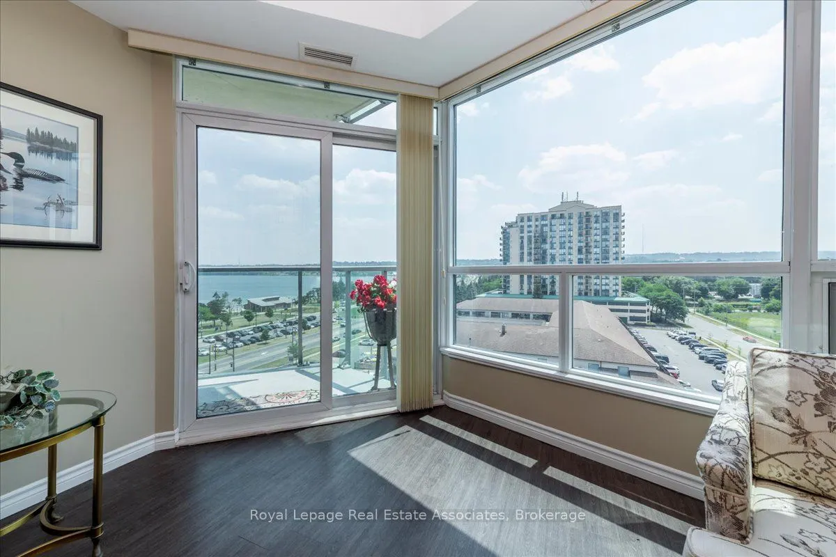 37 Ellen Street, #811