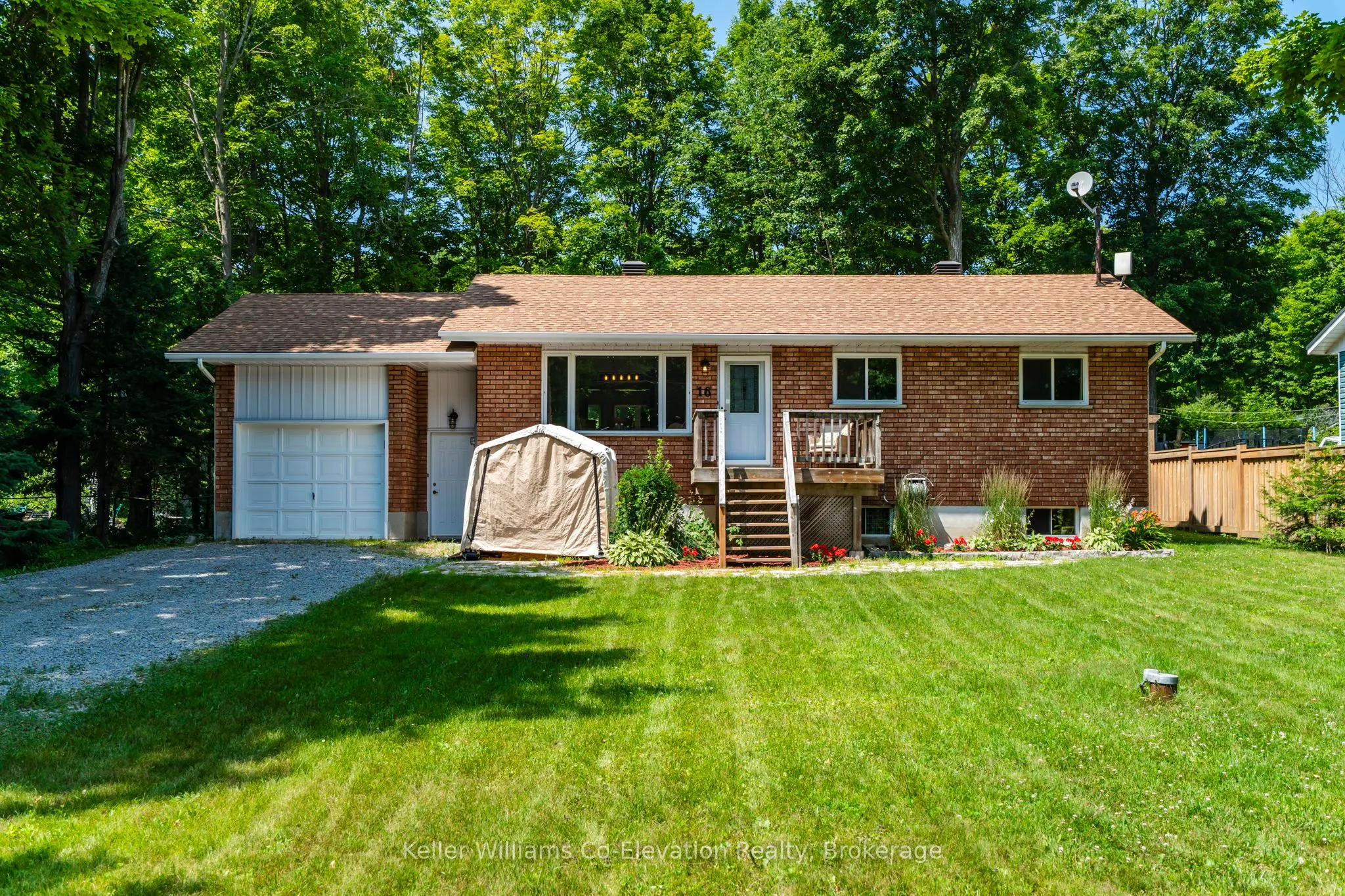 16 Mundy Avenue