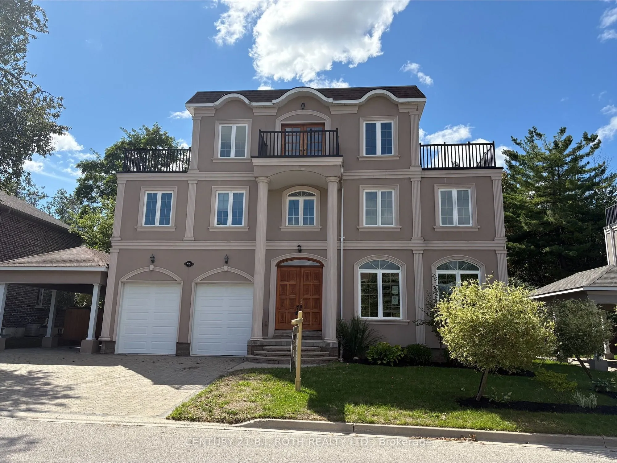 16 GRAY Lane