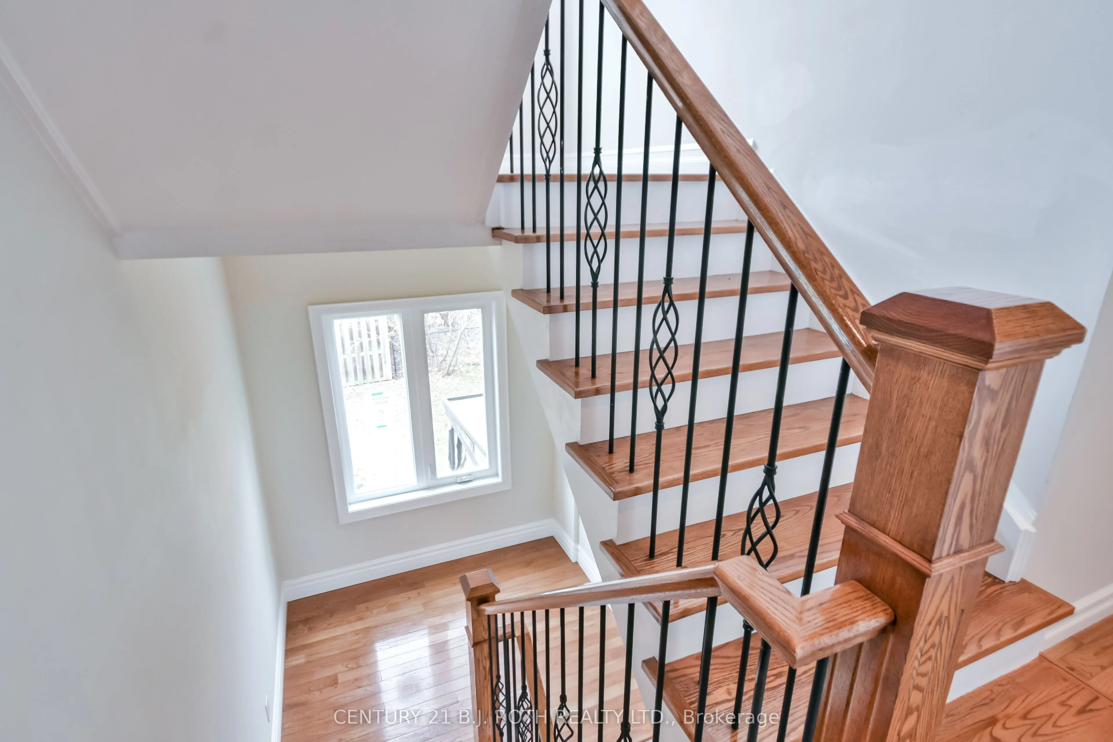 16 GRAY Lane