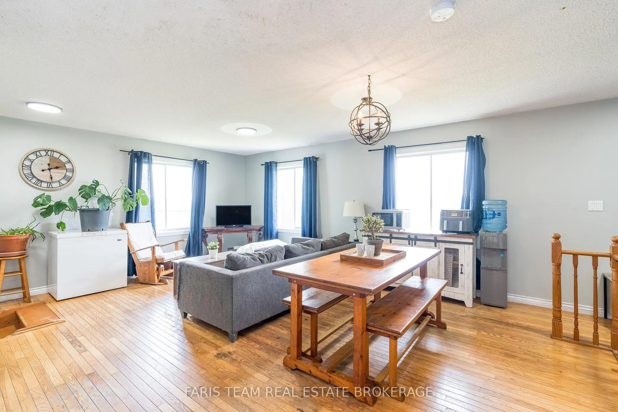 160 Lafontaine Road W