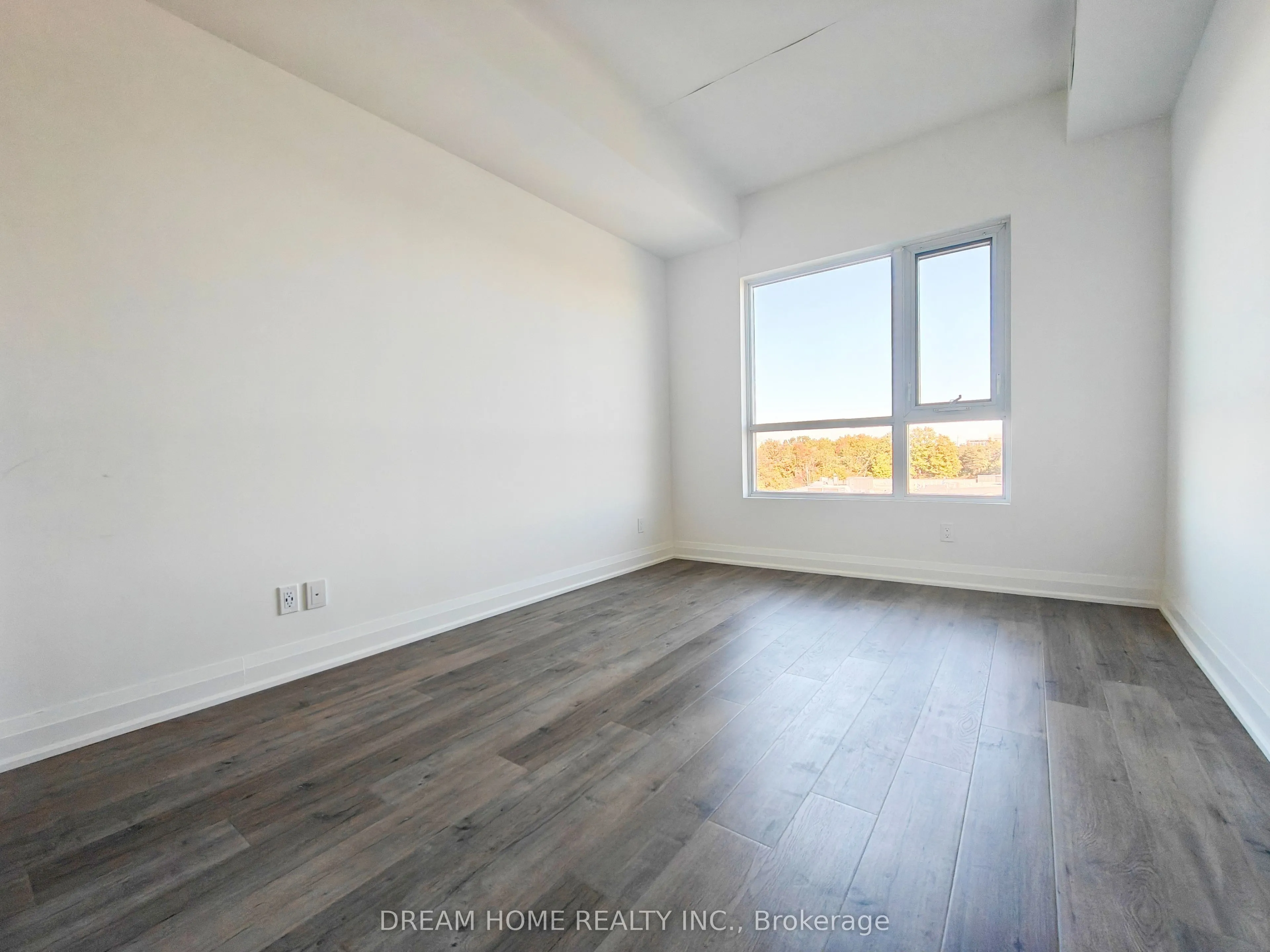 58 Lakeside Terrace, #1008