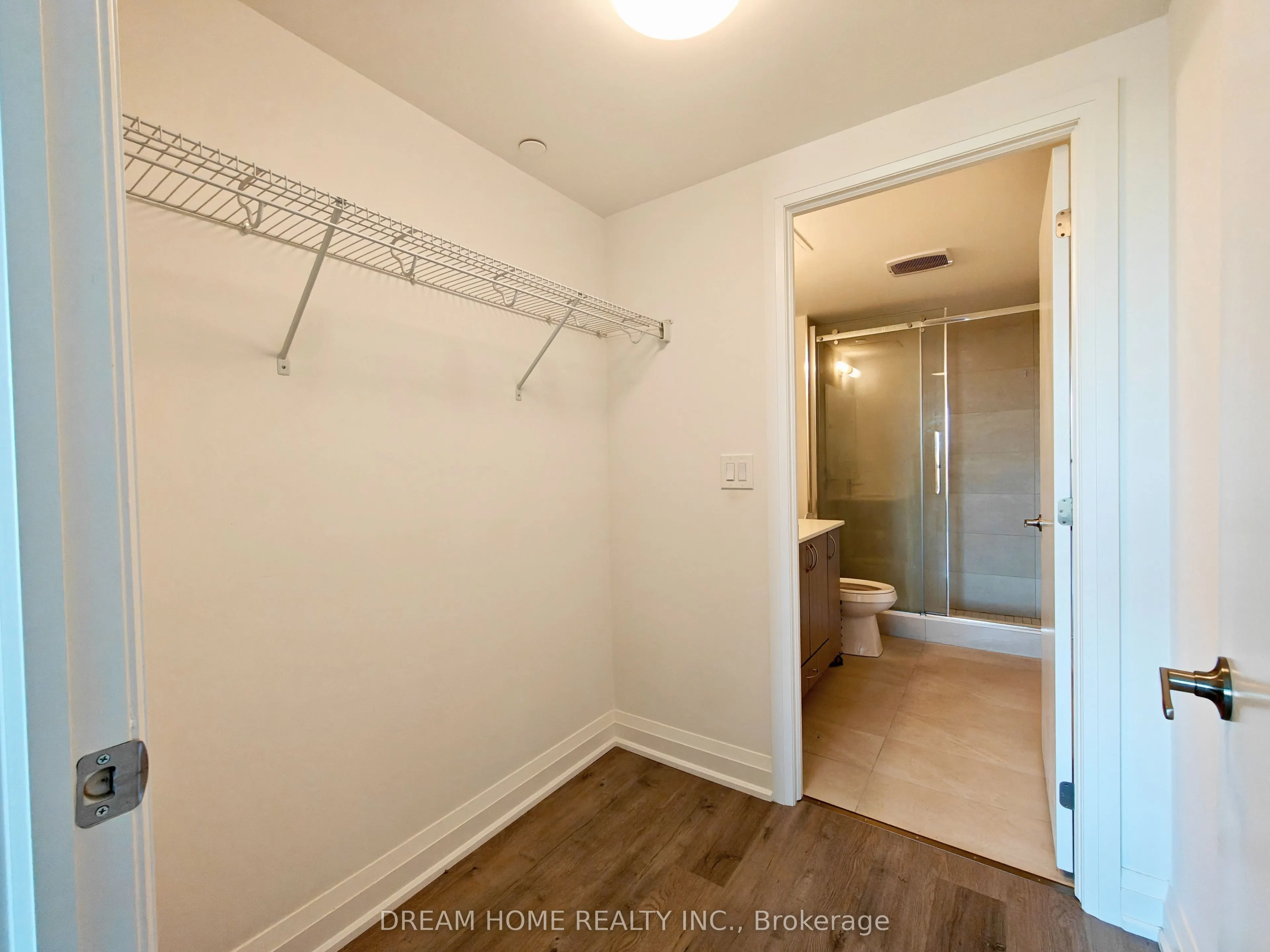 58 Lakeside Terrace, #1008
