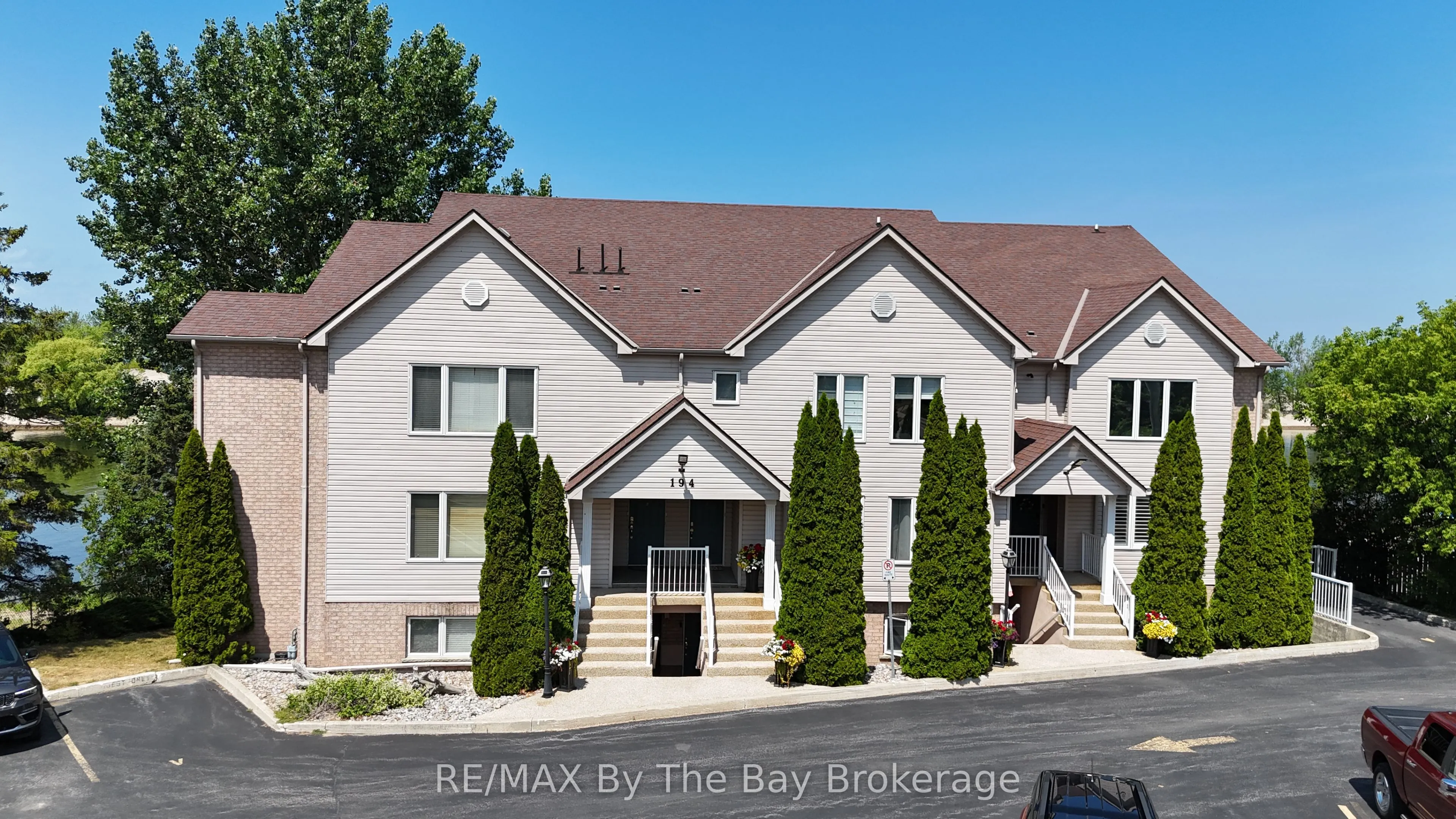 194 RIVER Road E, #2C