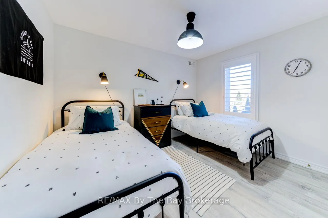 194 RIVER Road E, #2C