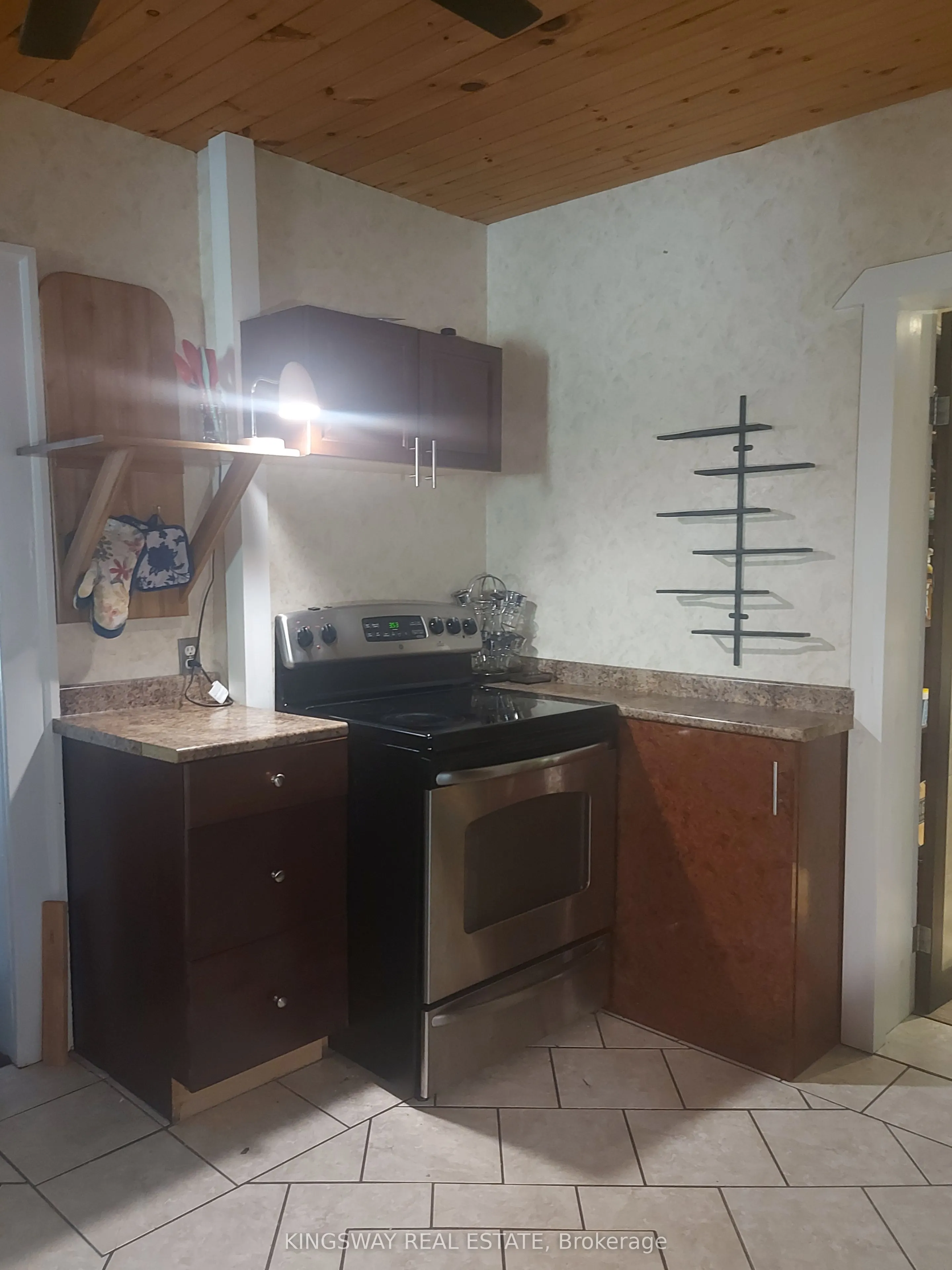 79 Patrick Street S