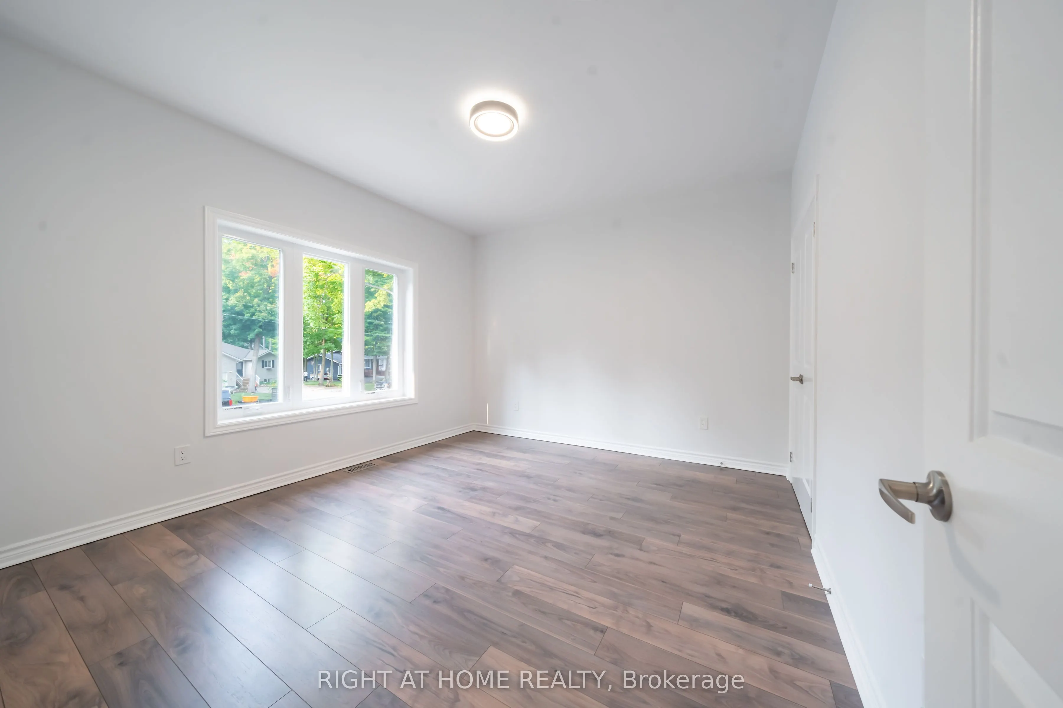 50 Breithaupt Crescent