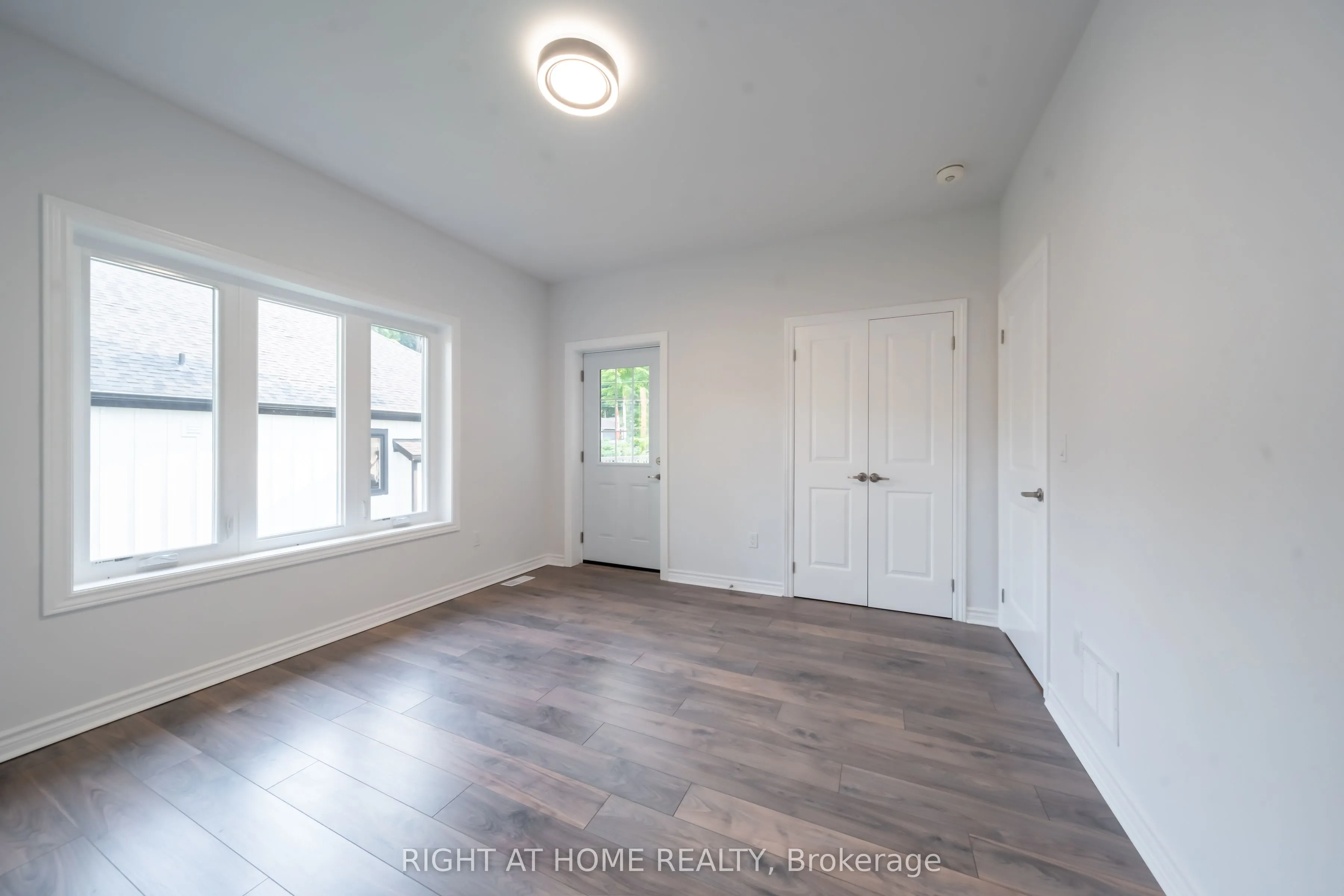 50 Breithaupt Crescent