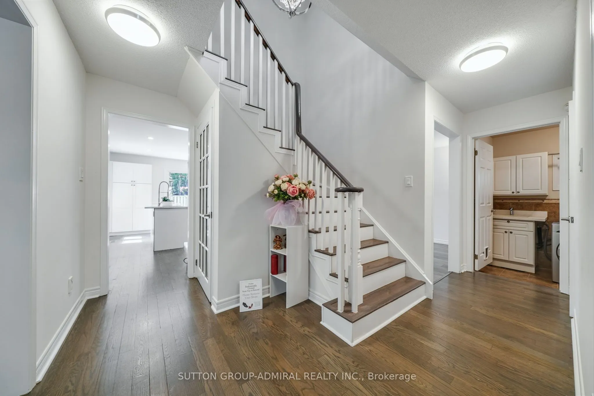 6 Milne Court