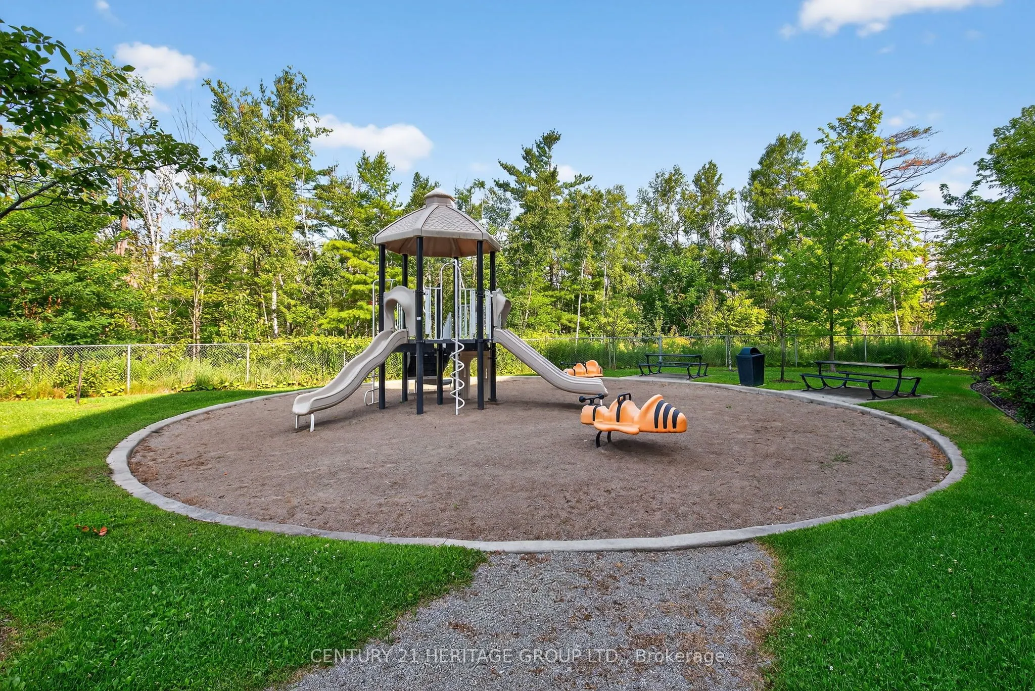 40 Ferndale Drive S, #206