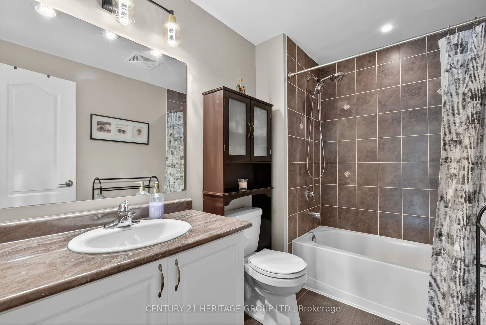 40 Ferndale Drive S, #206