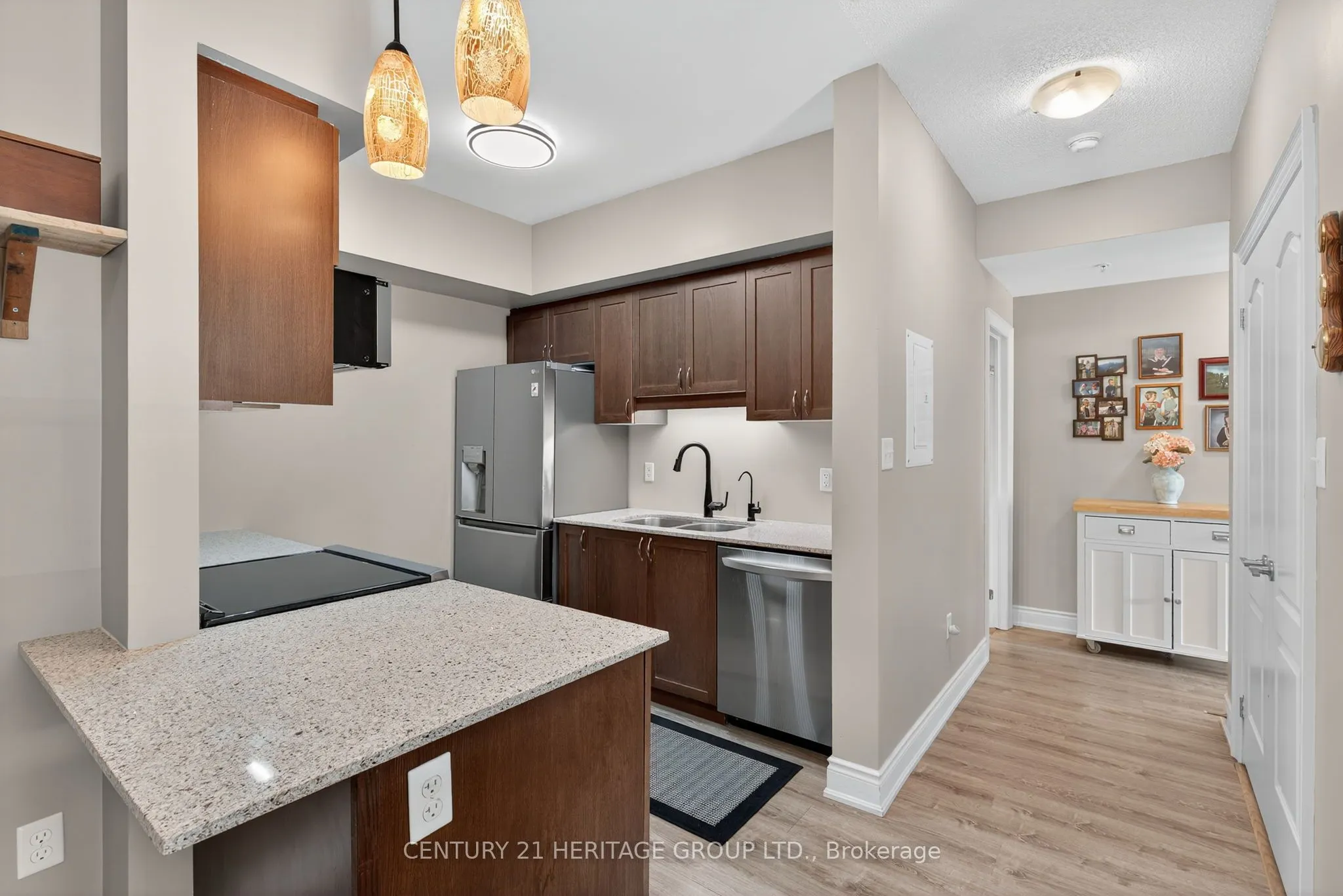40 Ferndale Drive S, #206