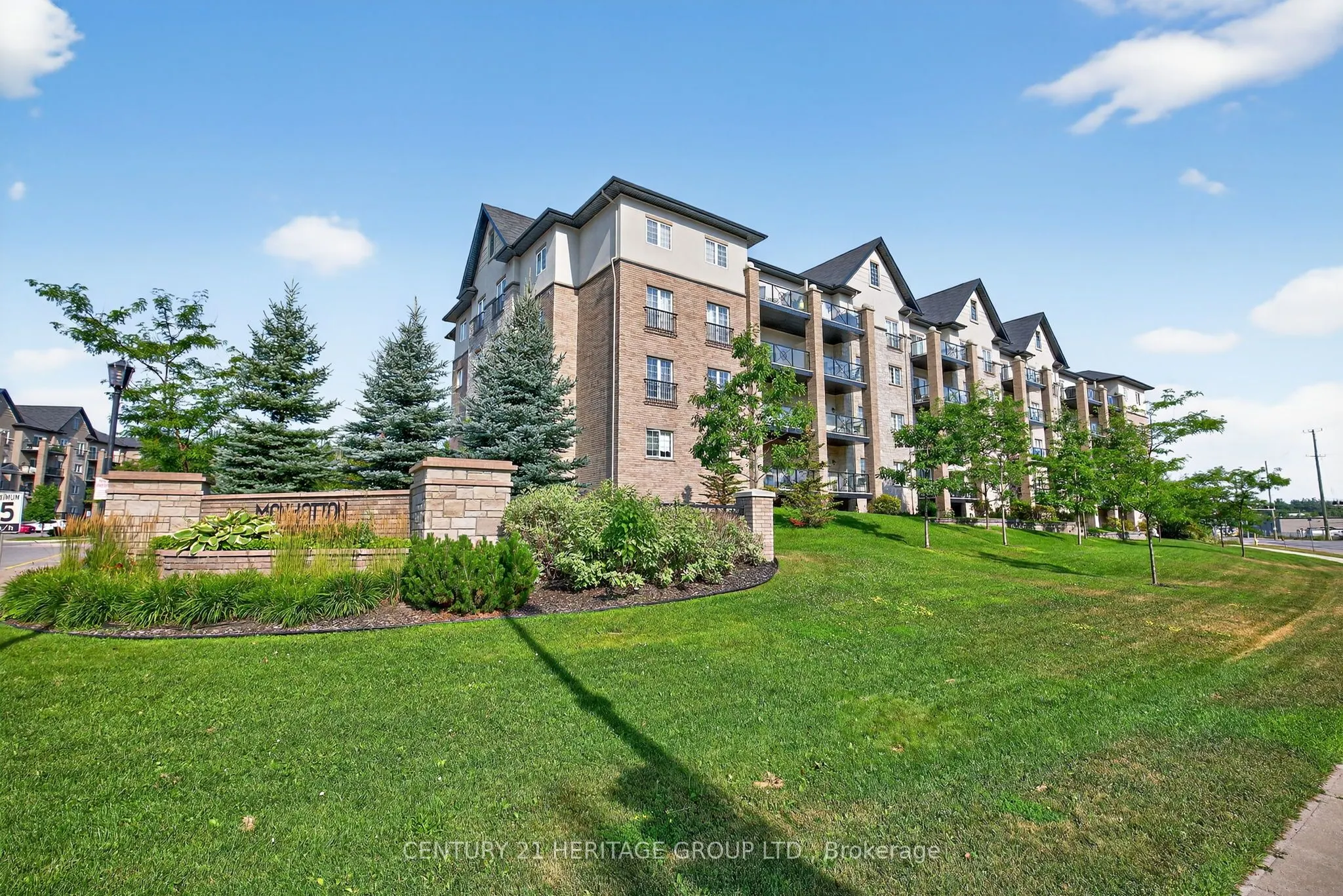40 Ferndale Drive S, #206