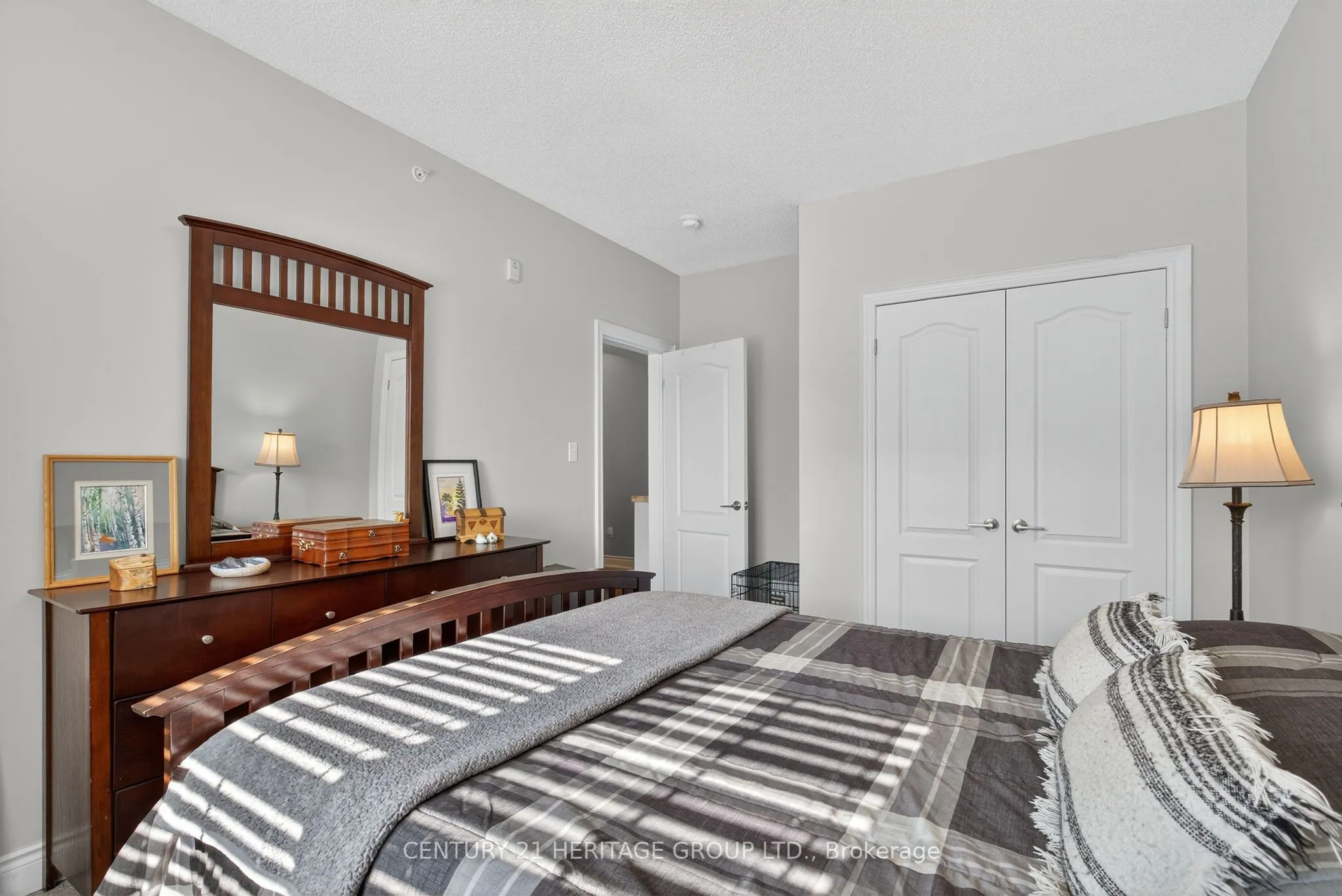 40 Ferndale Drive S, #206