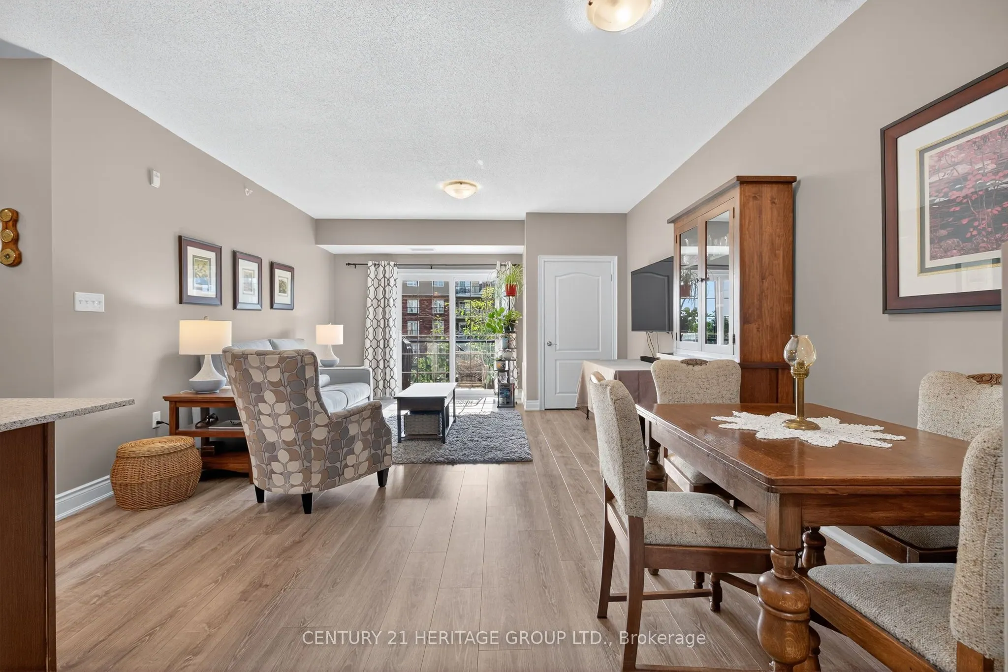40 Ferndale Drive S, #206