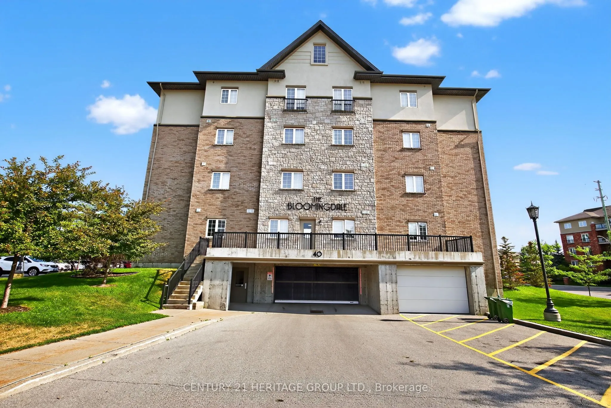 40 Ferndale Drive S, #206