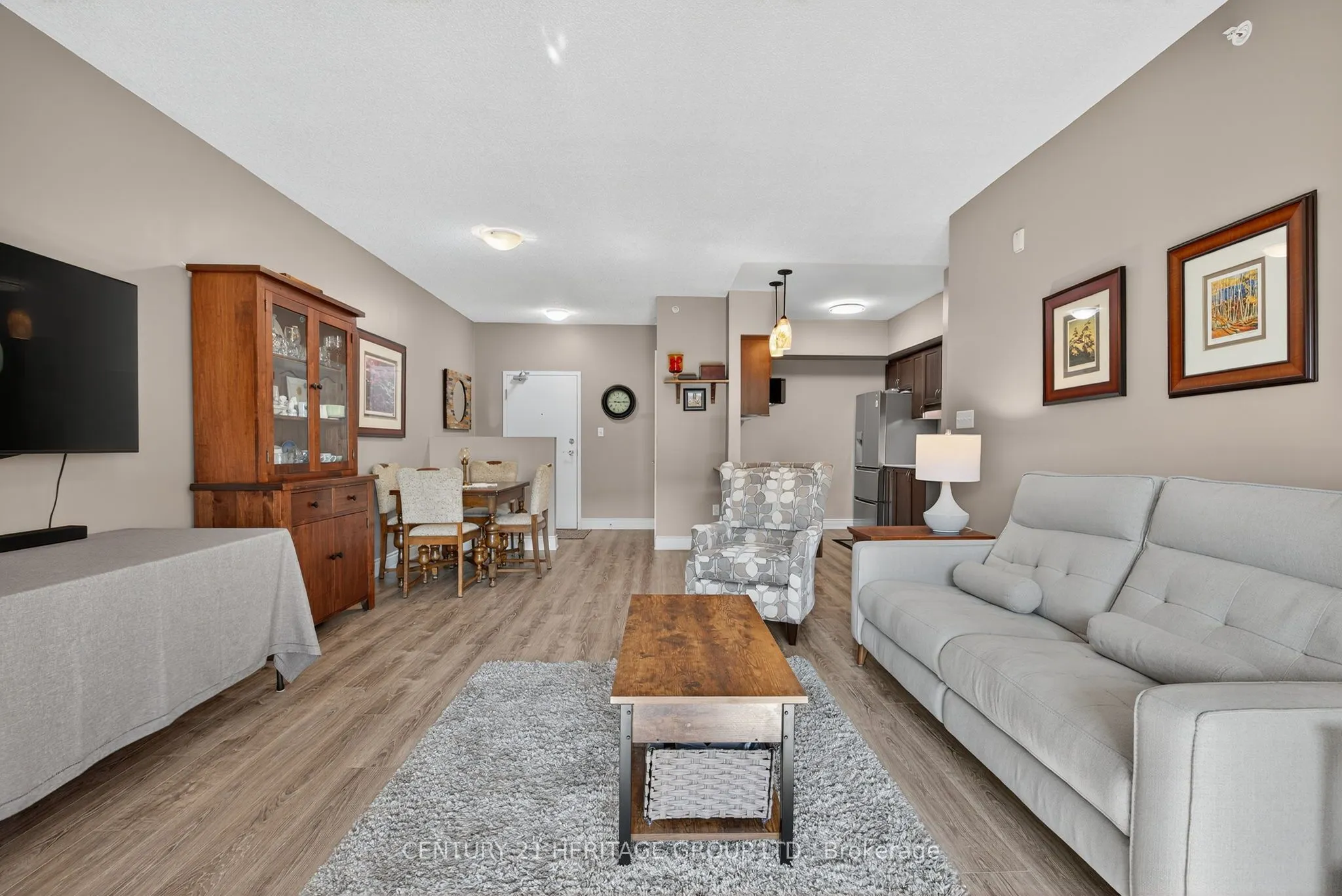 40 Ferndale Drive S, #206
