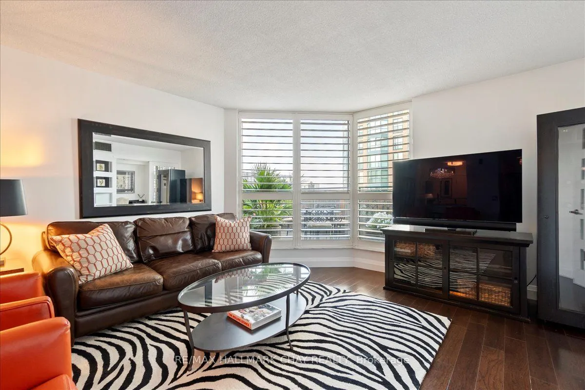 150 Dunlop Street E, #304